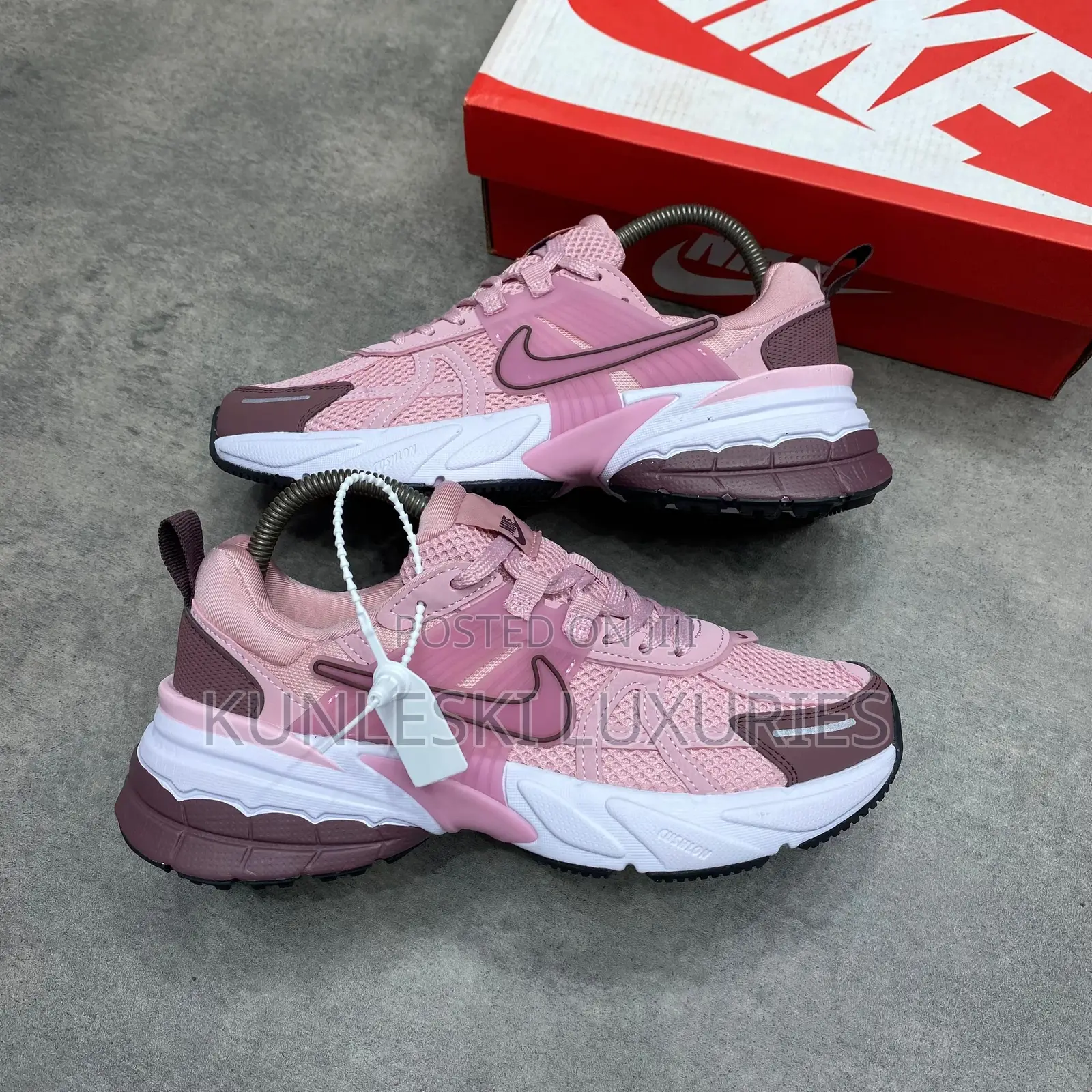 Original Nike V2k Runtekk Pink Summit Sneakers