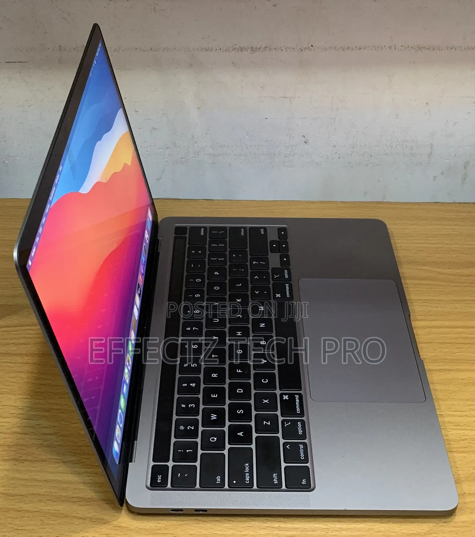 Laptop Apple MacBook Pro 2020 16GB Intel Core I7 SSD 512GB