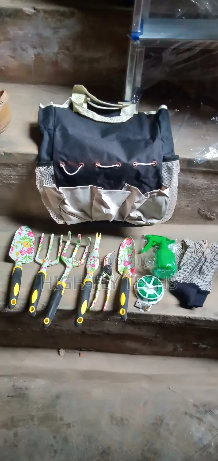 Set of Garden Tools 9 Pieces