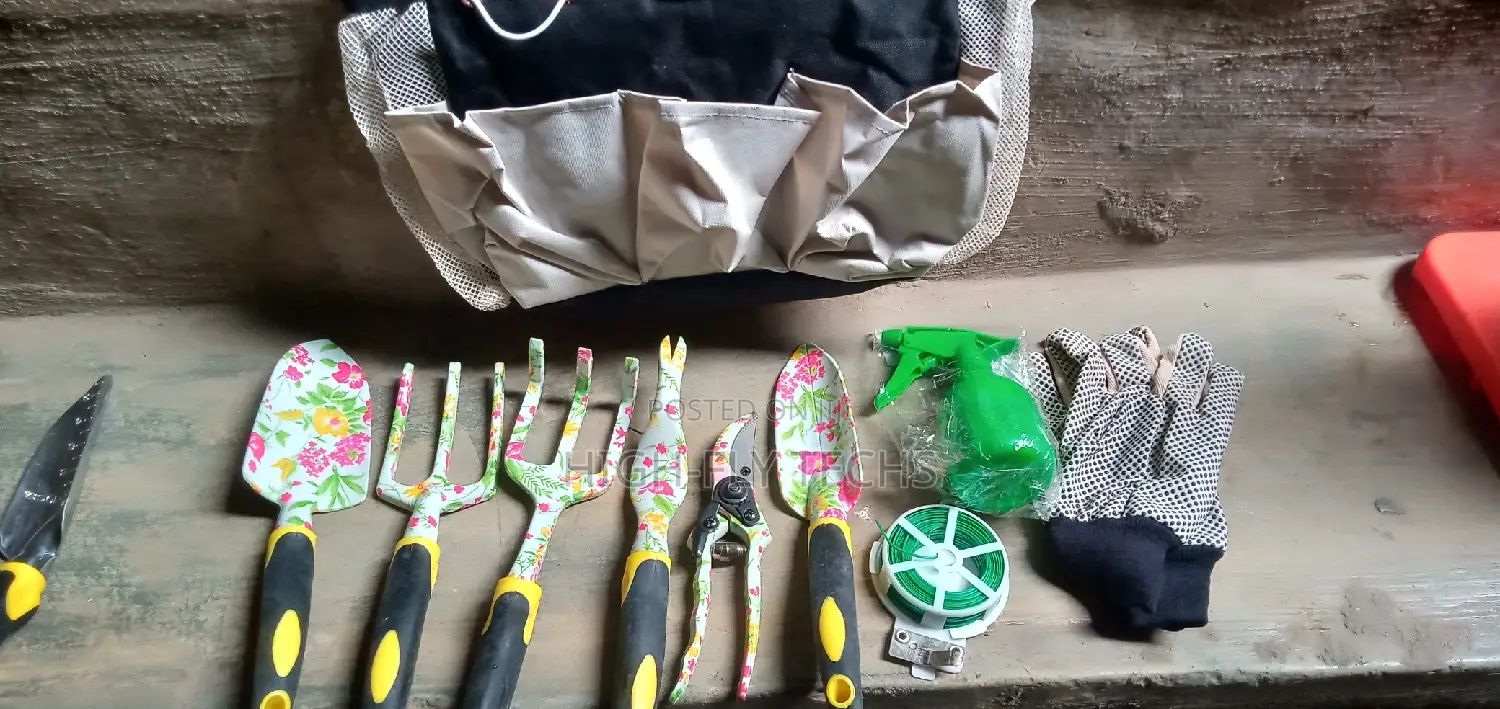 Set of Garden Tools 9 Pieces