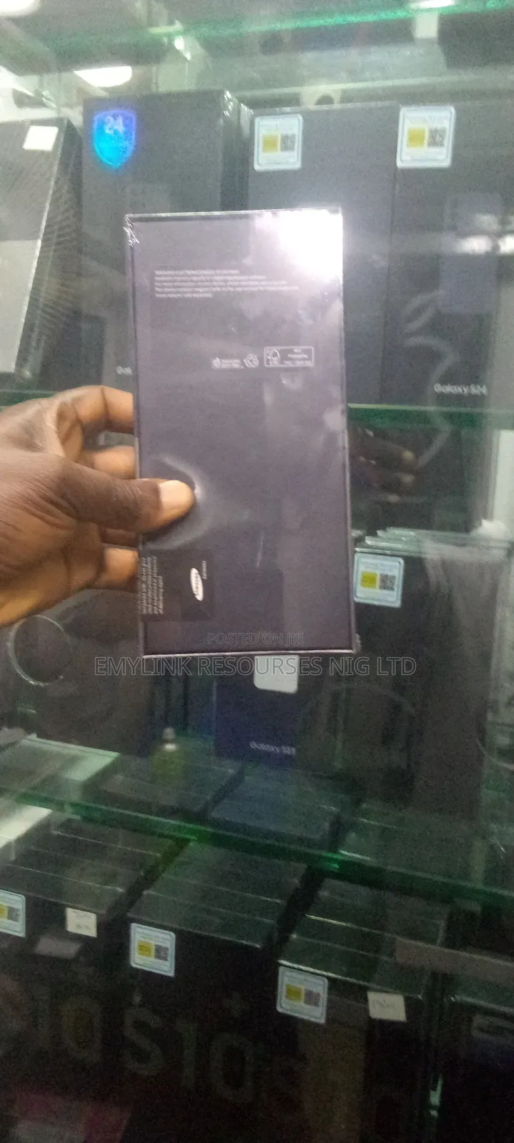 New Samsung Galaxy Z Flip4 512 GB Gold
