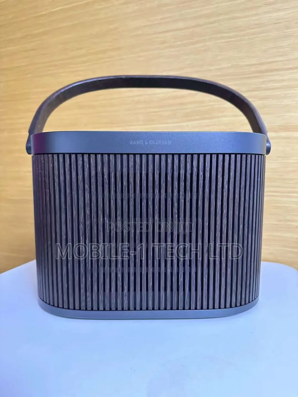 Bang and Olufsen Beosound A5 Luxury Bluetooth Wifi Black Oak