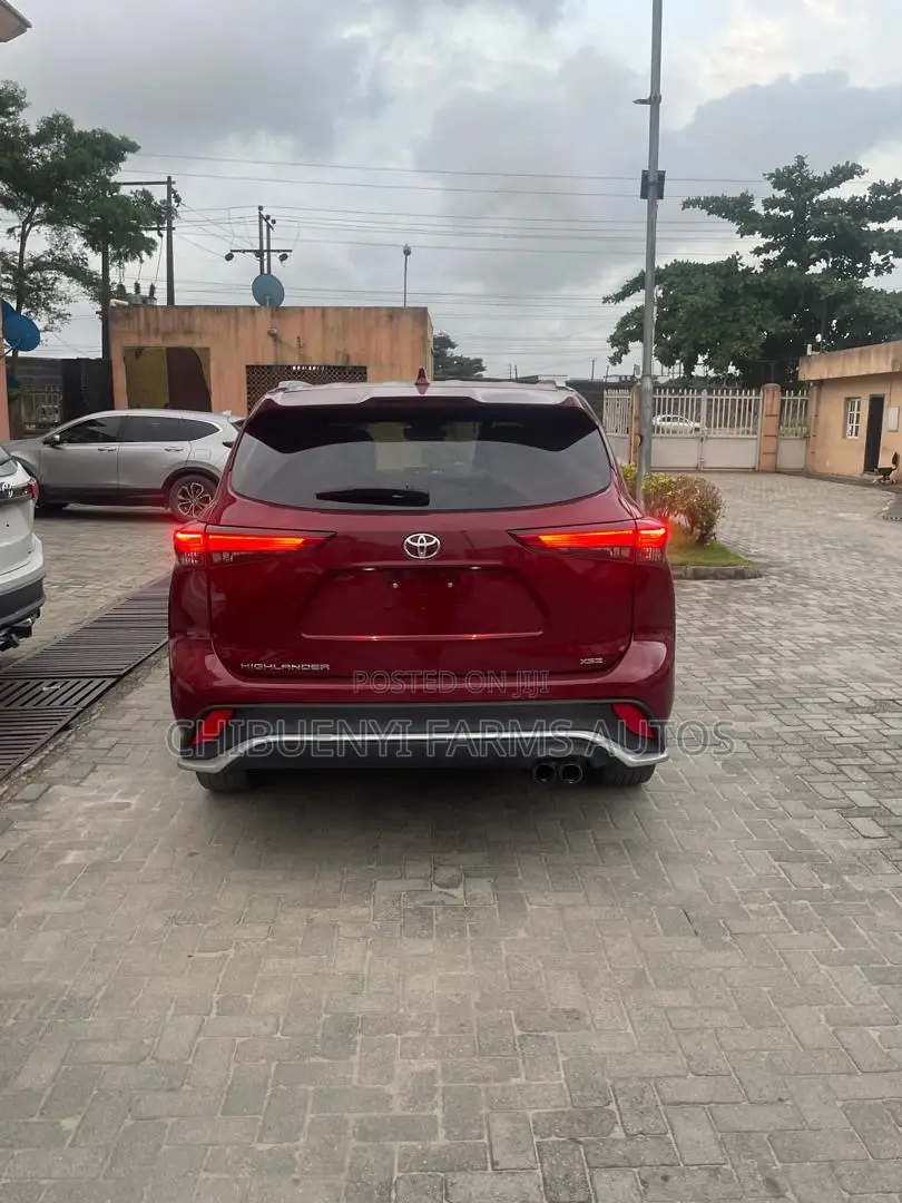 Toyota Highlander XSE 2021 Red