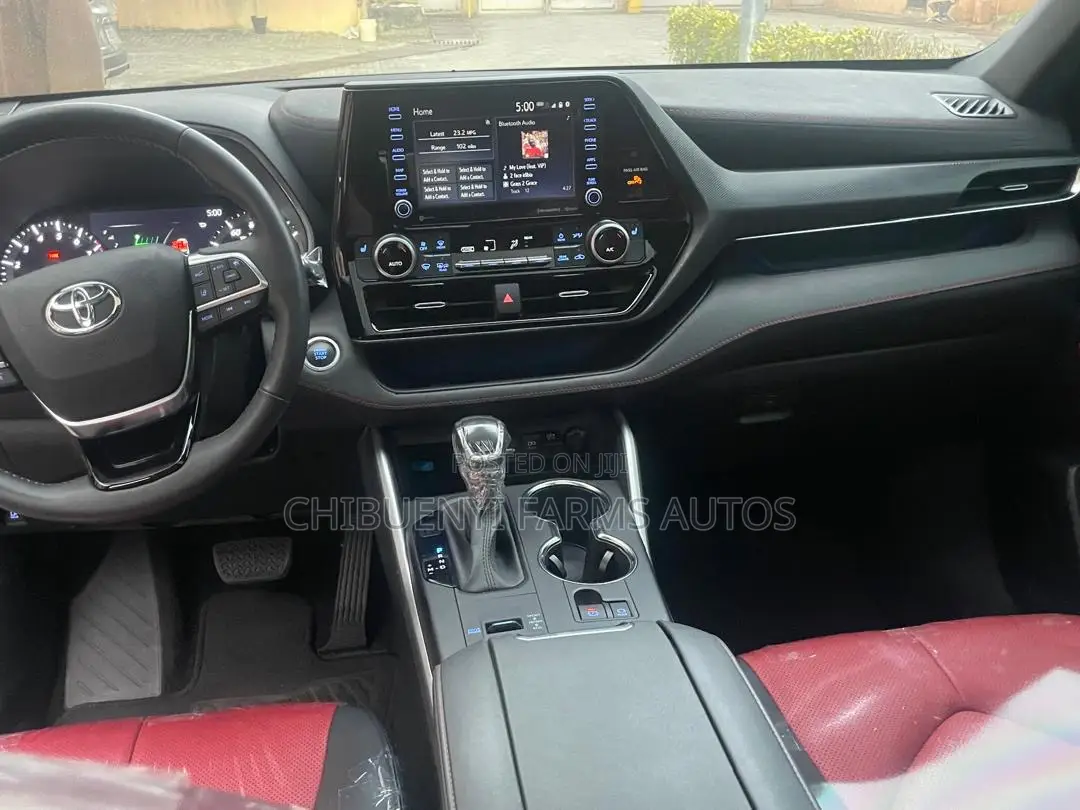Toyota Highlander XSE 2021 Red