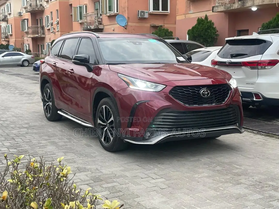 Toyota Highlander XSE 2021 Red