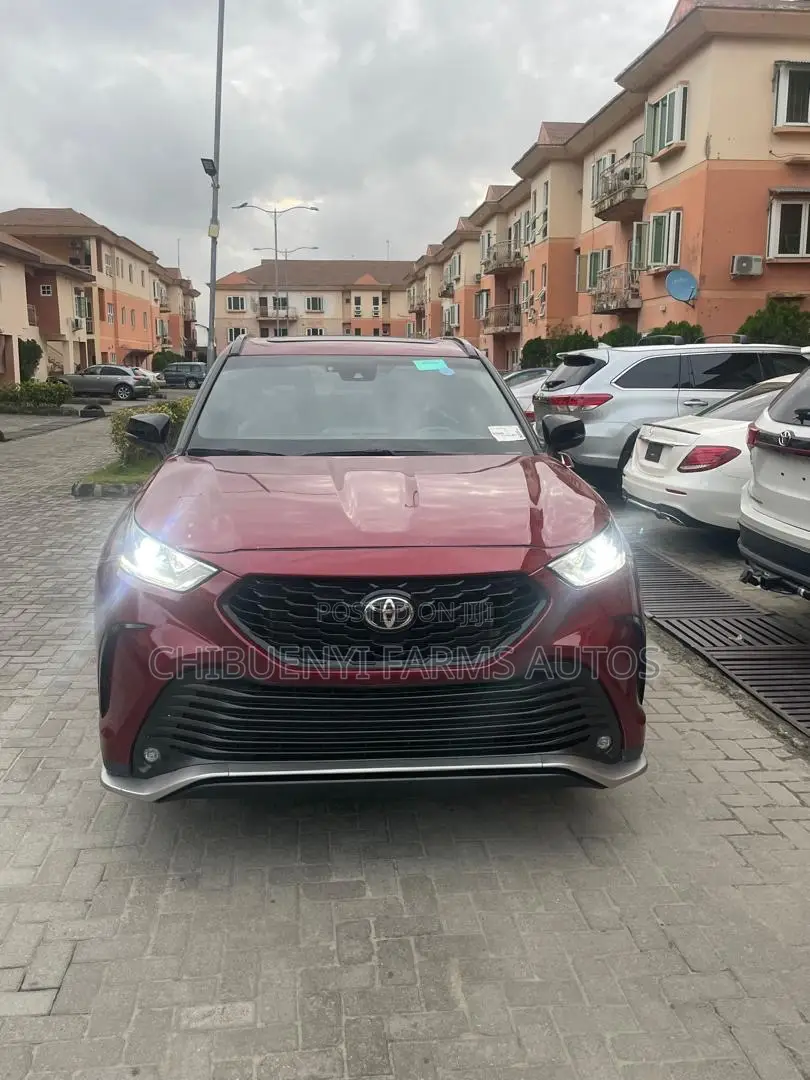 Toyota Highlander XSE 2021 Red
