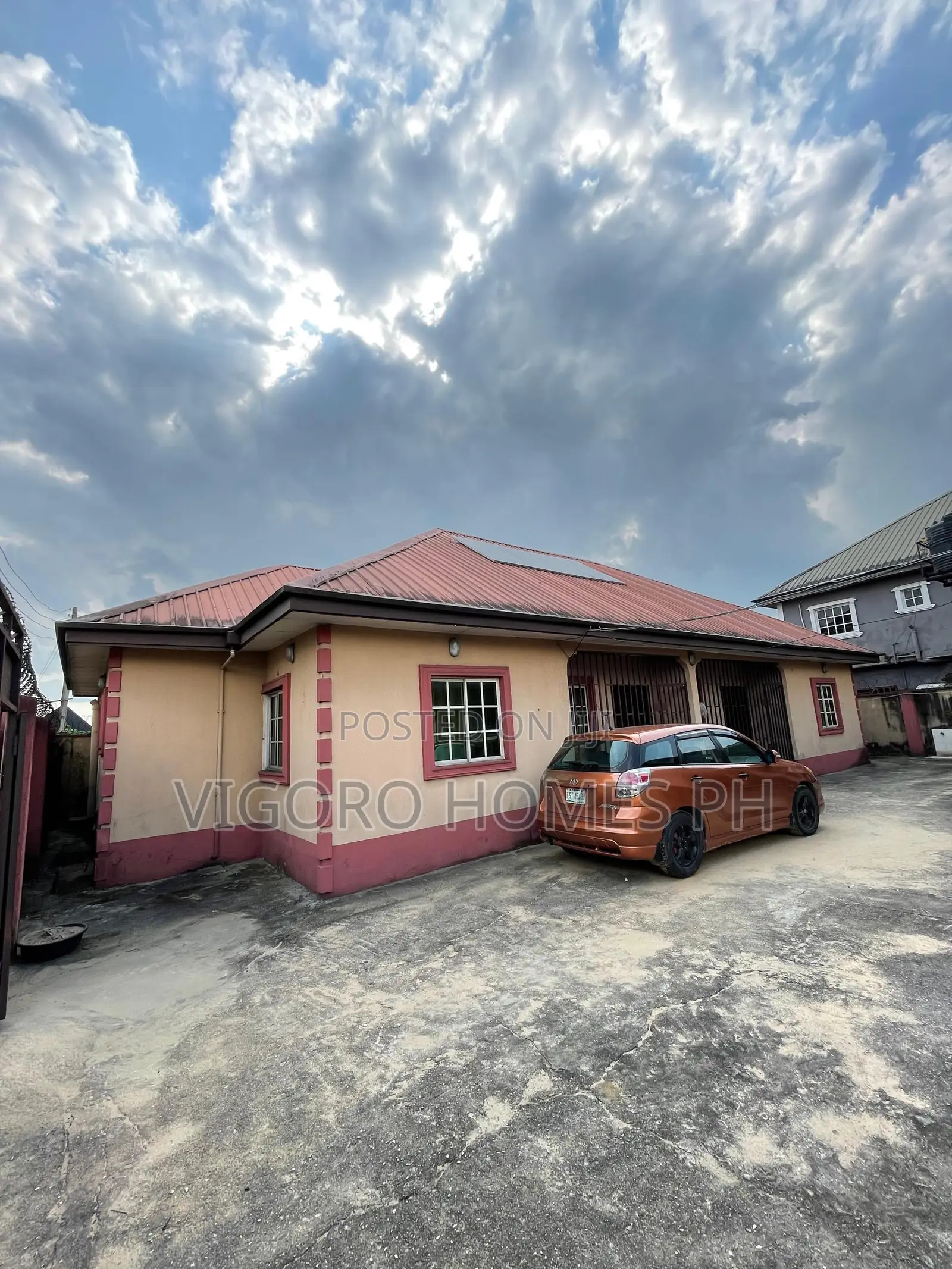3bdrm Block of Flats in Port-Harcourt for sale