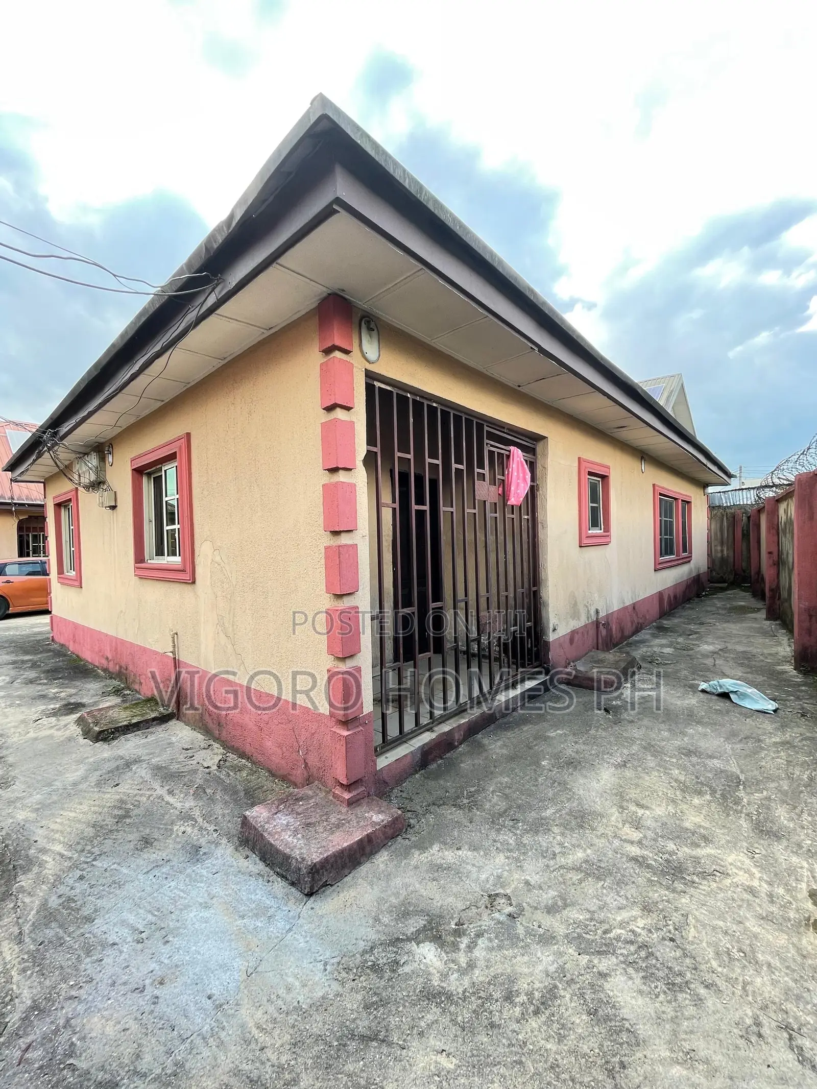 3bdrm Block of Flats in Port-Harcourt for sale