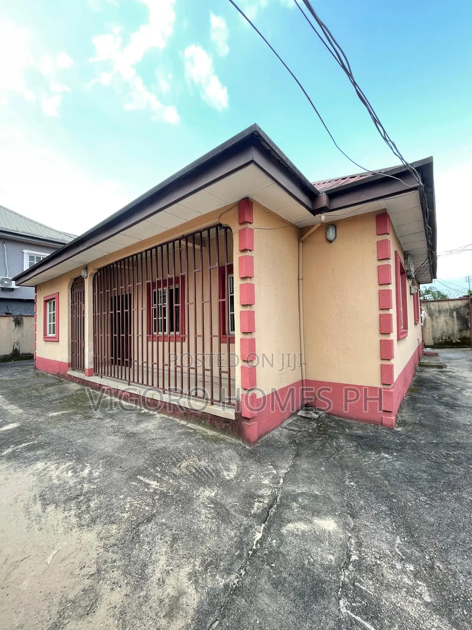 3bdrm Block of Flats in Port-Harcourt for sale