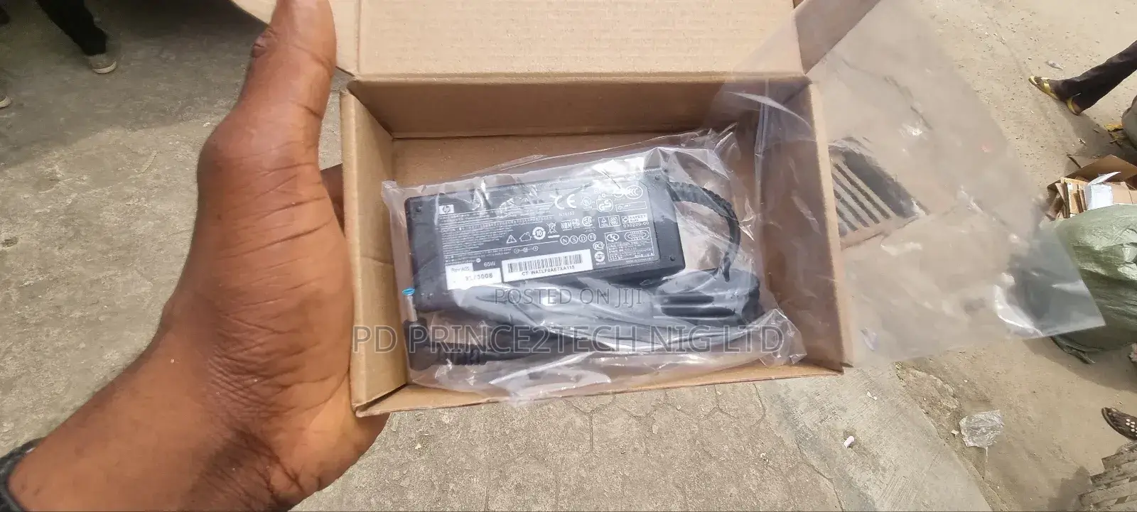 Brand New Original HP 65W 19.5V 3.33A 4.5 X 3.0mm Blue Pin