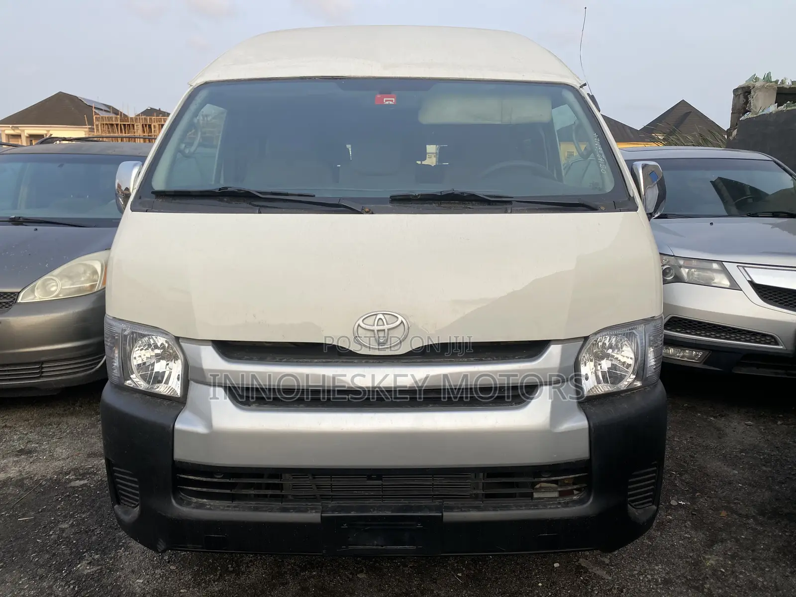 Toyota HiAce 2010 White