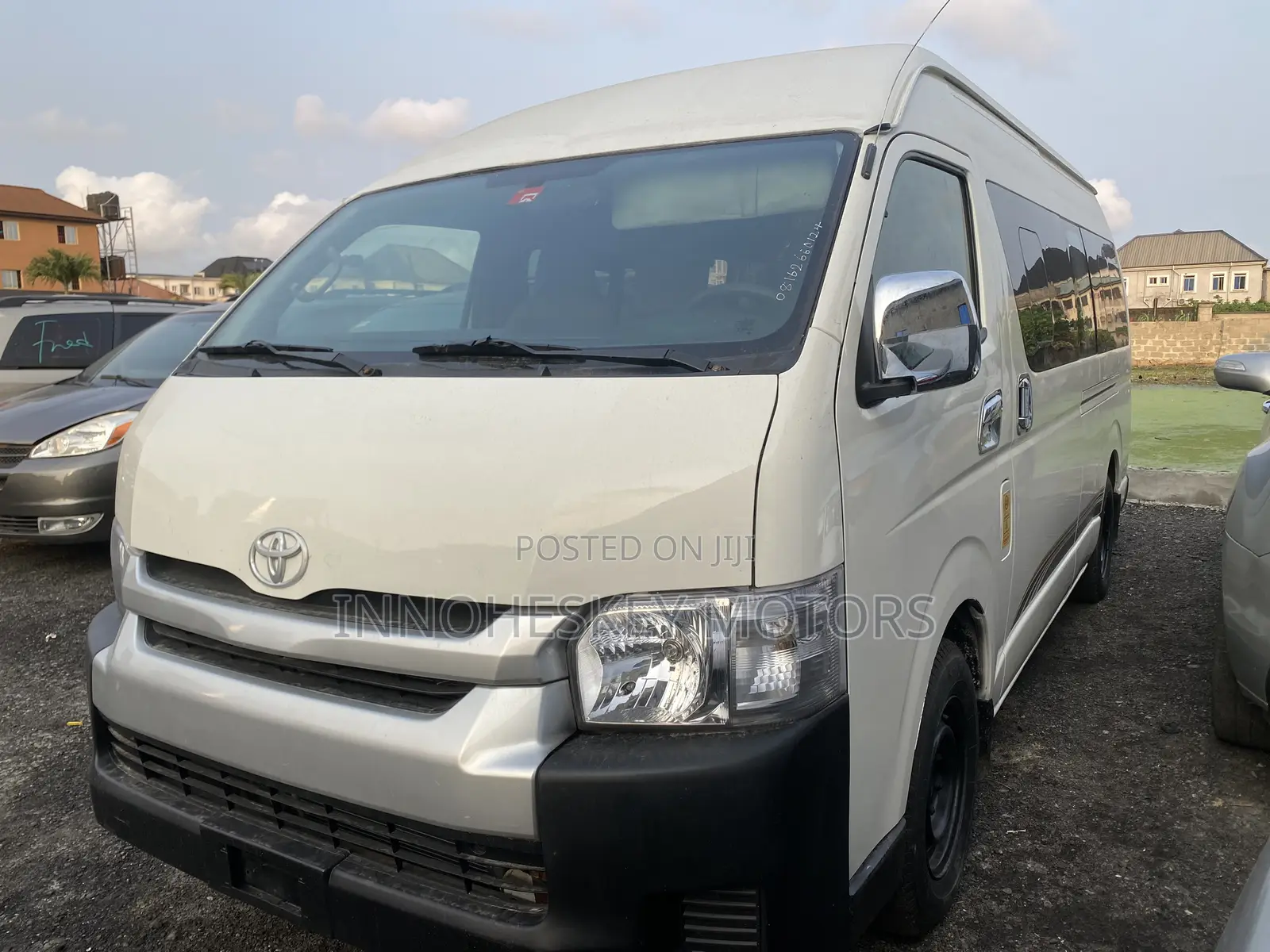 Toyota HiAce 2010 White
