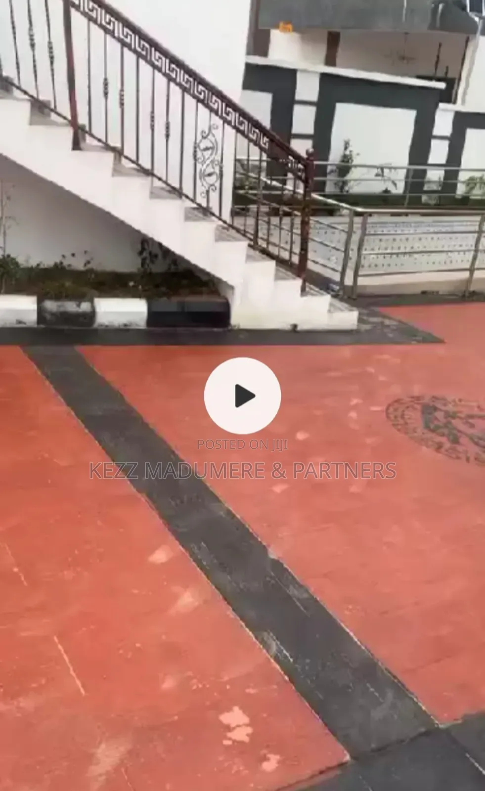 5bdrm Duplex in Inside An Estate , for sale
