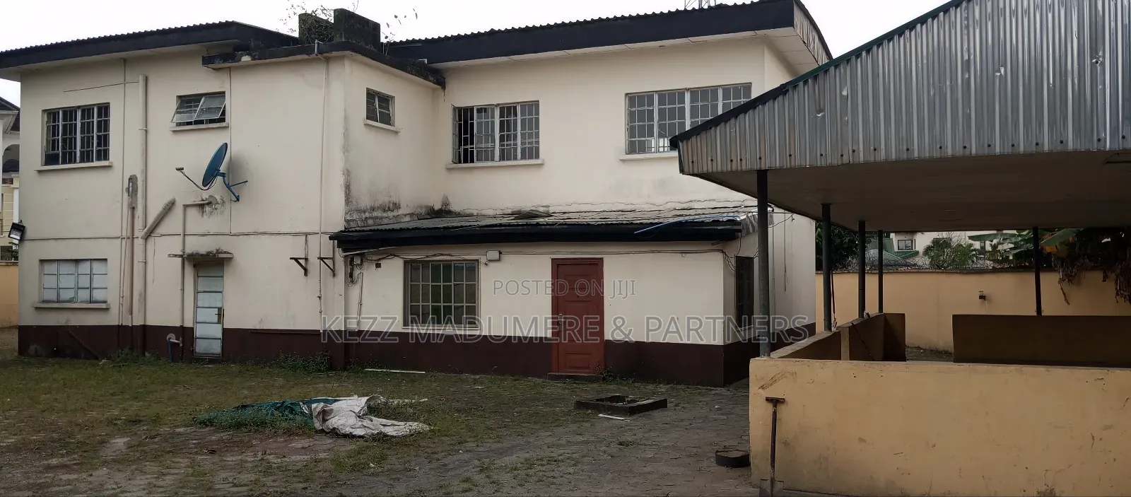 12bdrm Duplex in New Gra Port for sale