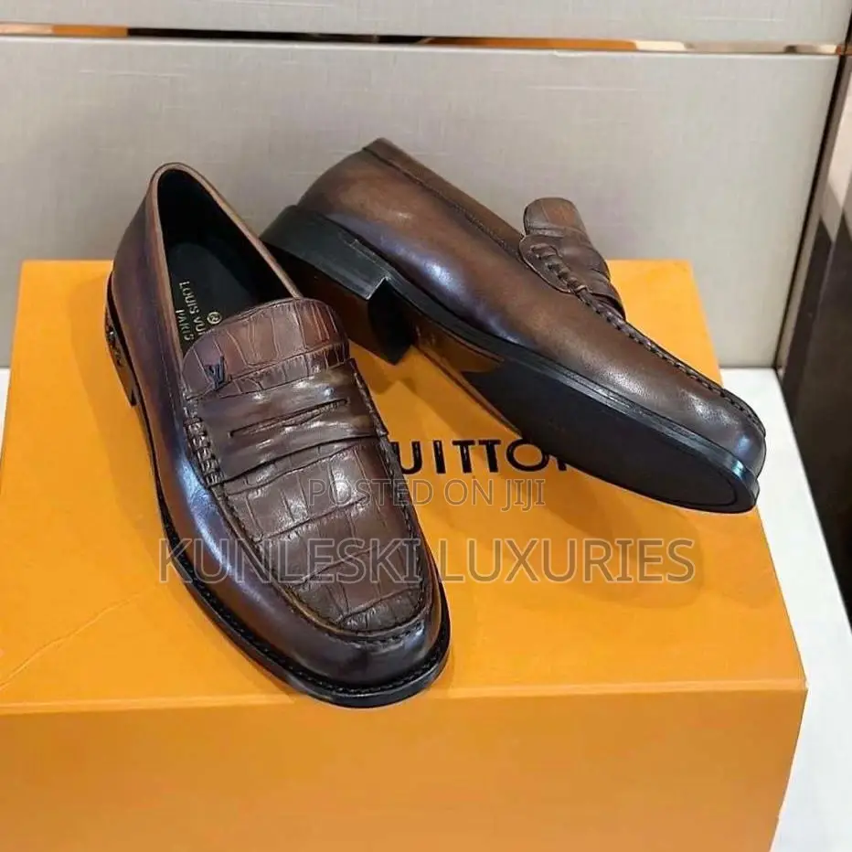 Original Louis Vuitton Luxury Leather Men Shoes Collections