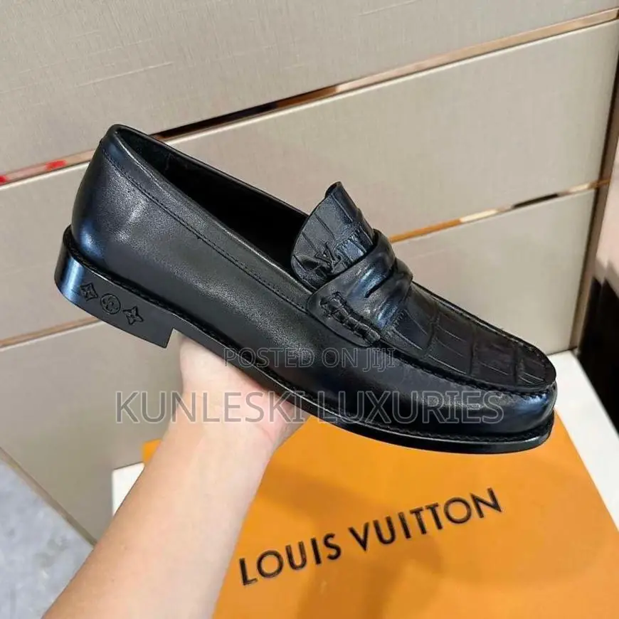 Original Louis Vuitton Luxury Leather Men Shoes Collections