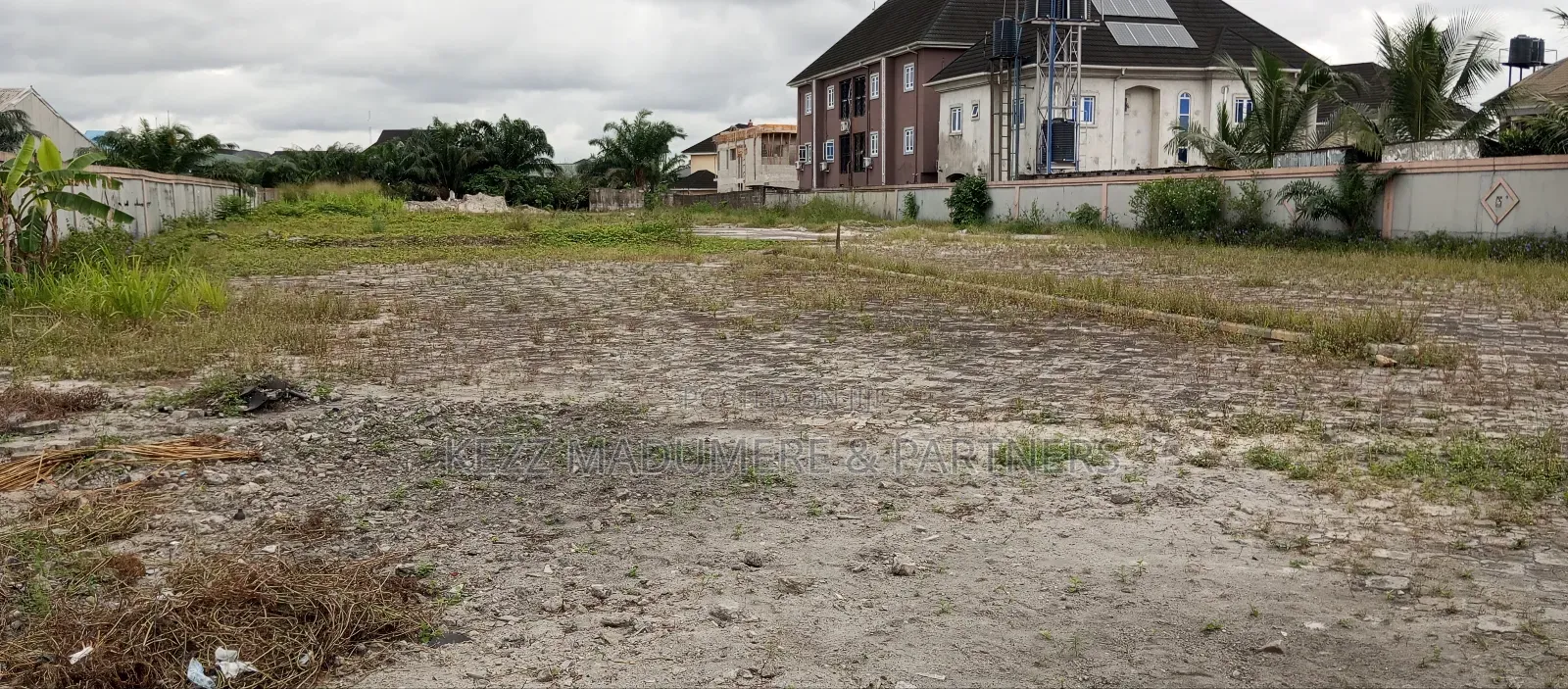 For Sale : 101⁄2 Fenced Plots on Major Dr Peter Odili Rd ,Ph
