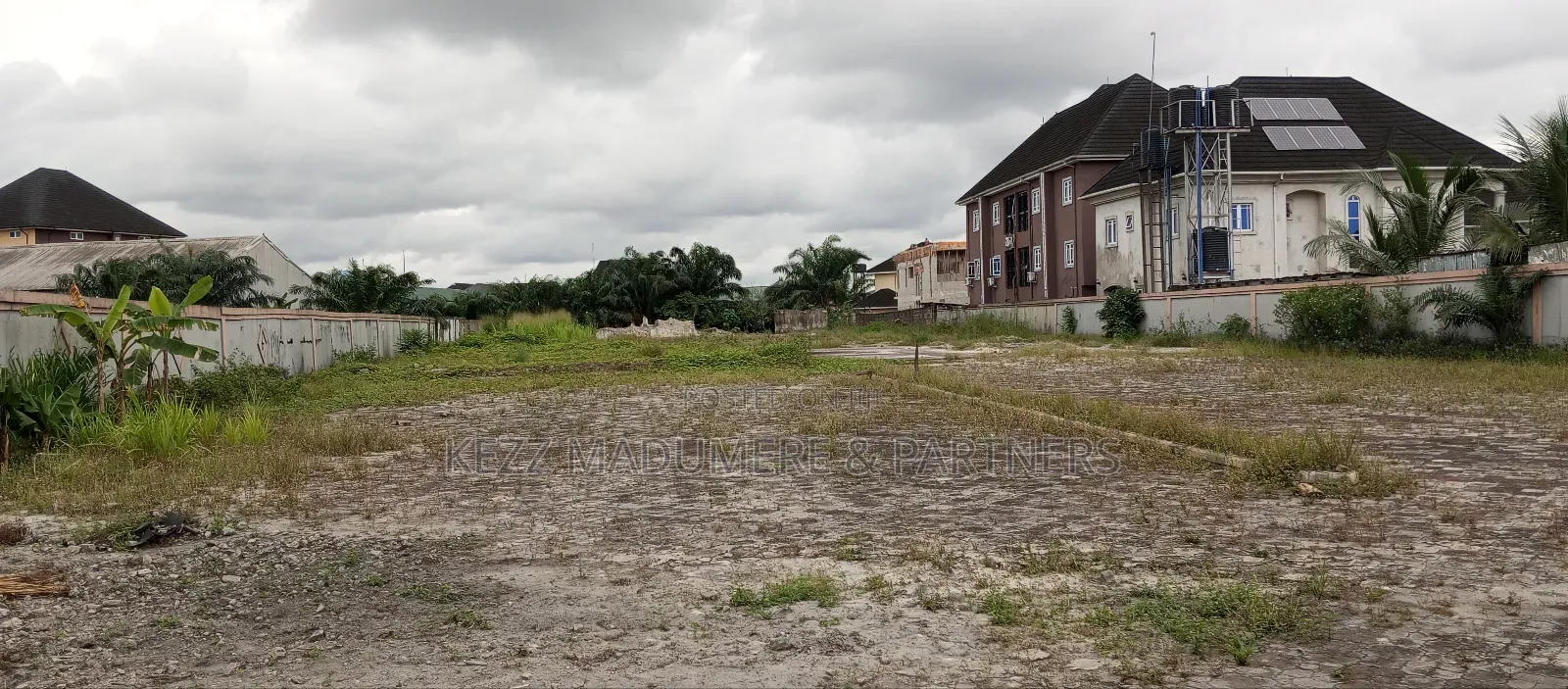 For Sale : 101⁄2 Fenced Plots on Major Dr Peter Odili Rd ,Ph