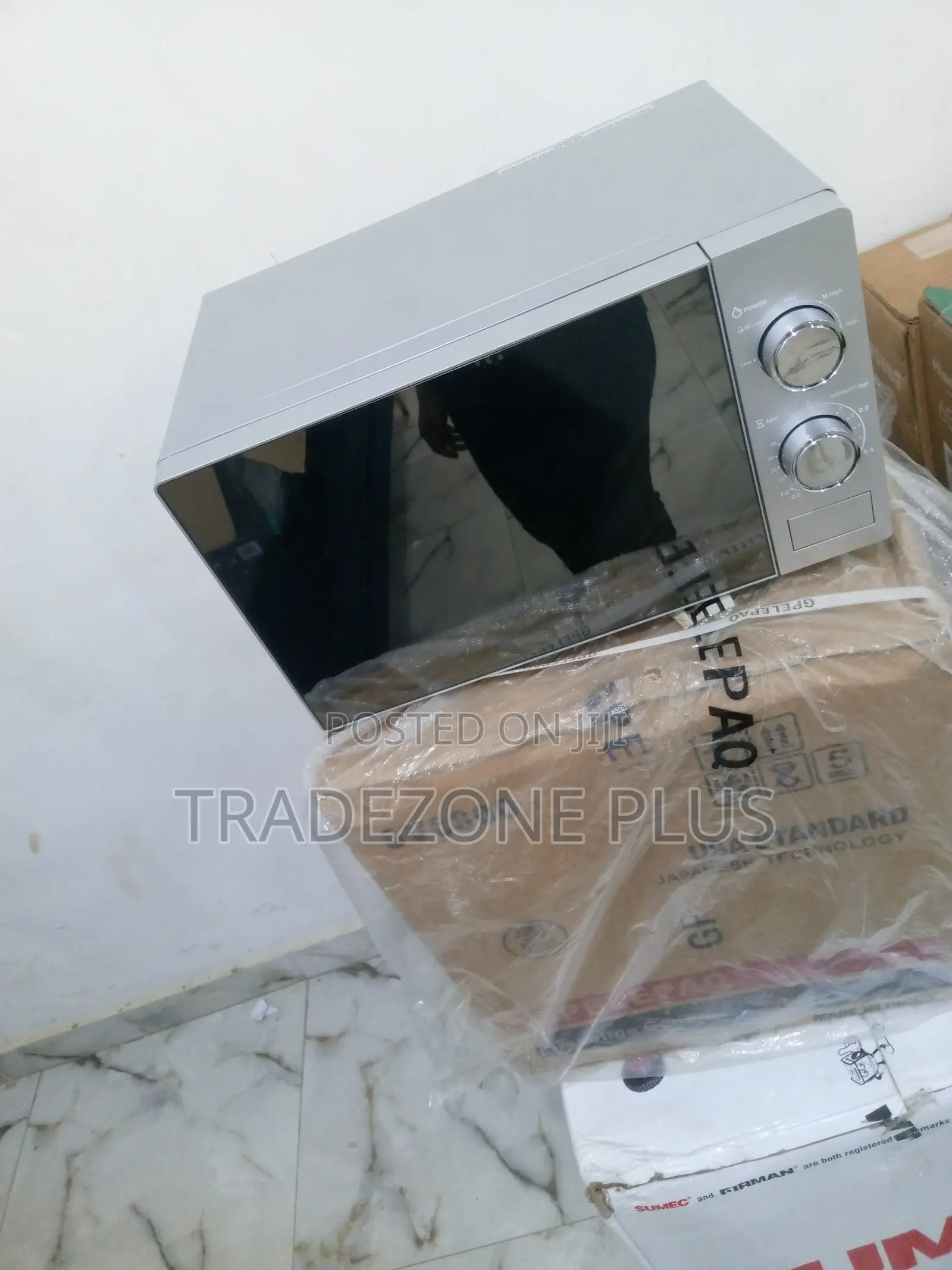 Hisense 20L Silver Microwave Oven H20moms10