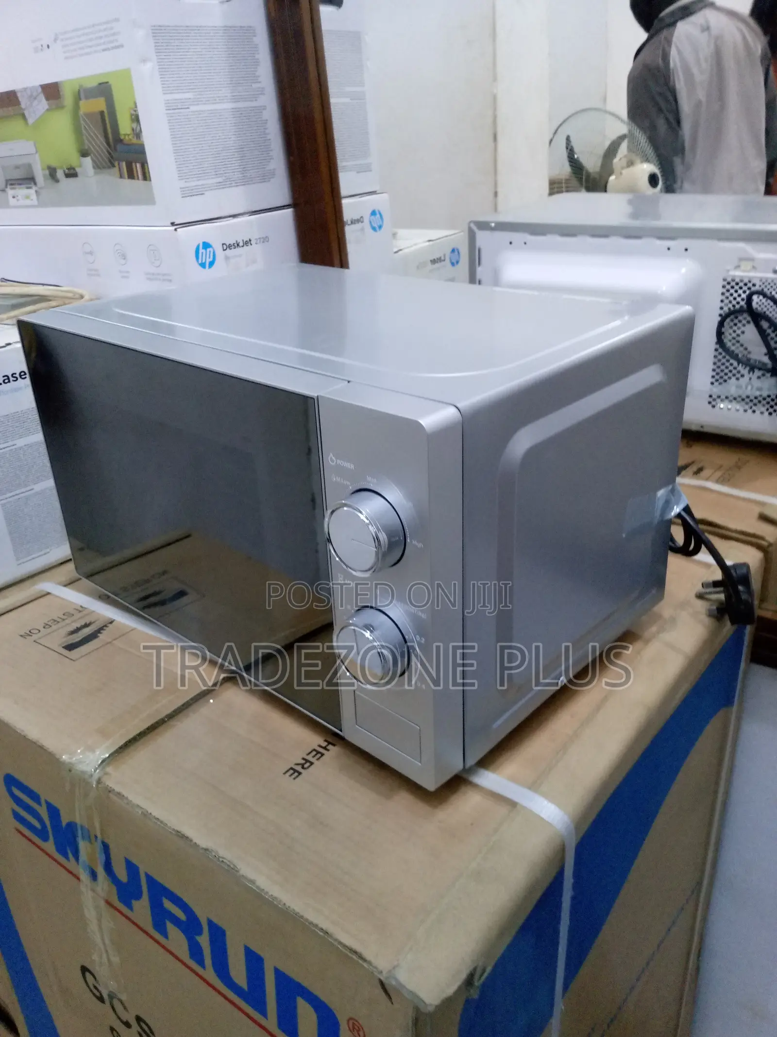 Effective Hisense Silver 20L Microwave Oven