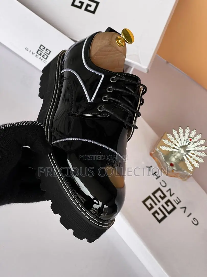 Men's Givenchy Leather Lace Up Shoes