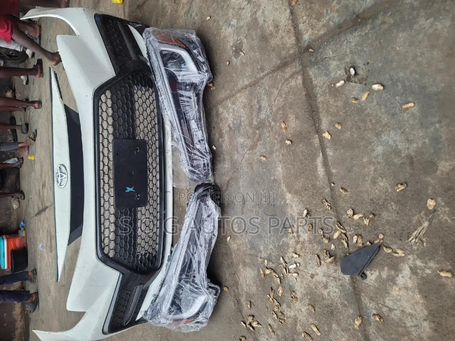 Complete Front Bumper and Headlamp Corrola 2021 SE