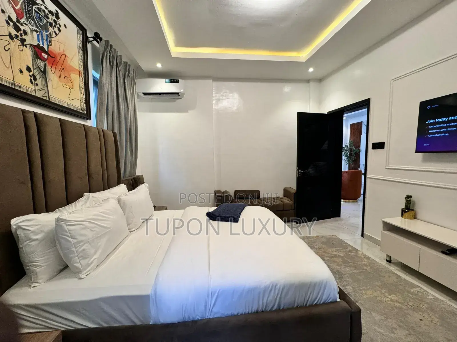 Smart Luxury 2 Bedroom Apartment With Swimming Pool and PS5