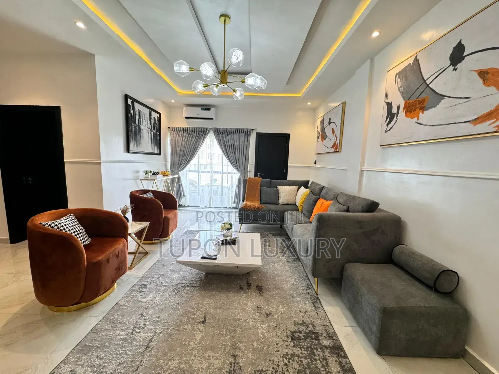 Smart Luxury 2 Bedroom Apartment With Swimming Pool and PS5