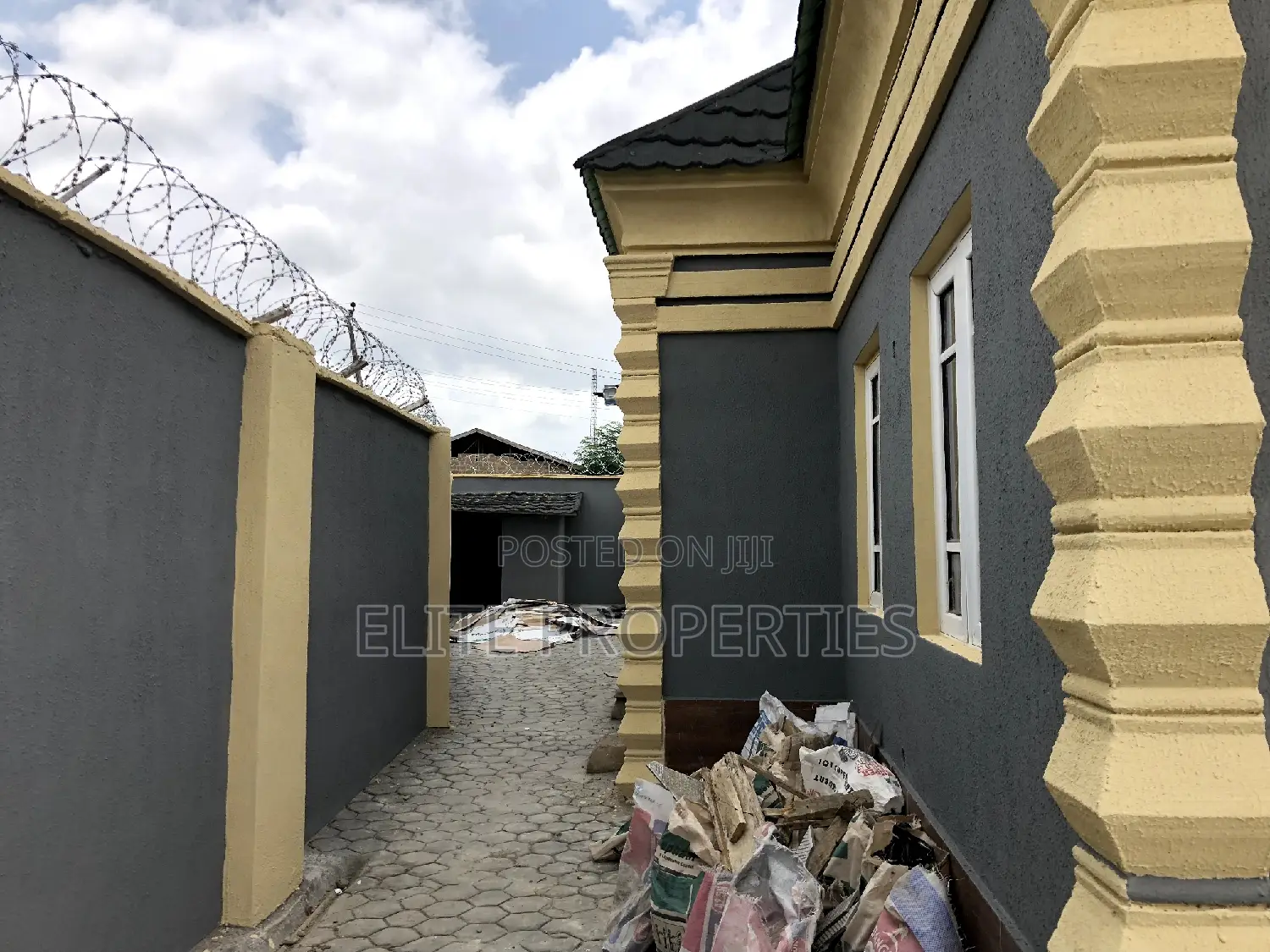 Professional House Painting in Akobo – Modern Elegant Finish