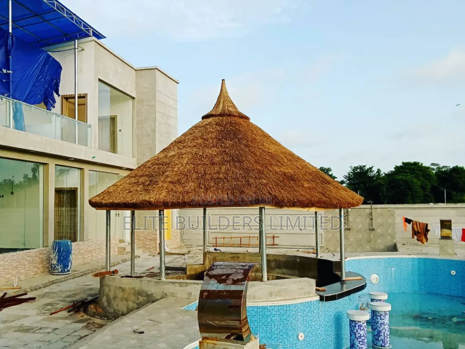 Super High Quality Bush Bar Gazebo Hut in Lagos