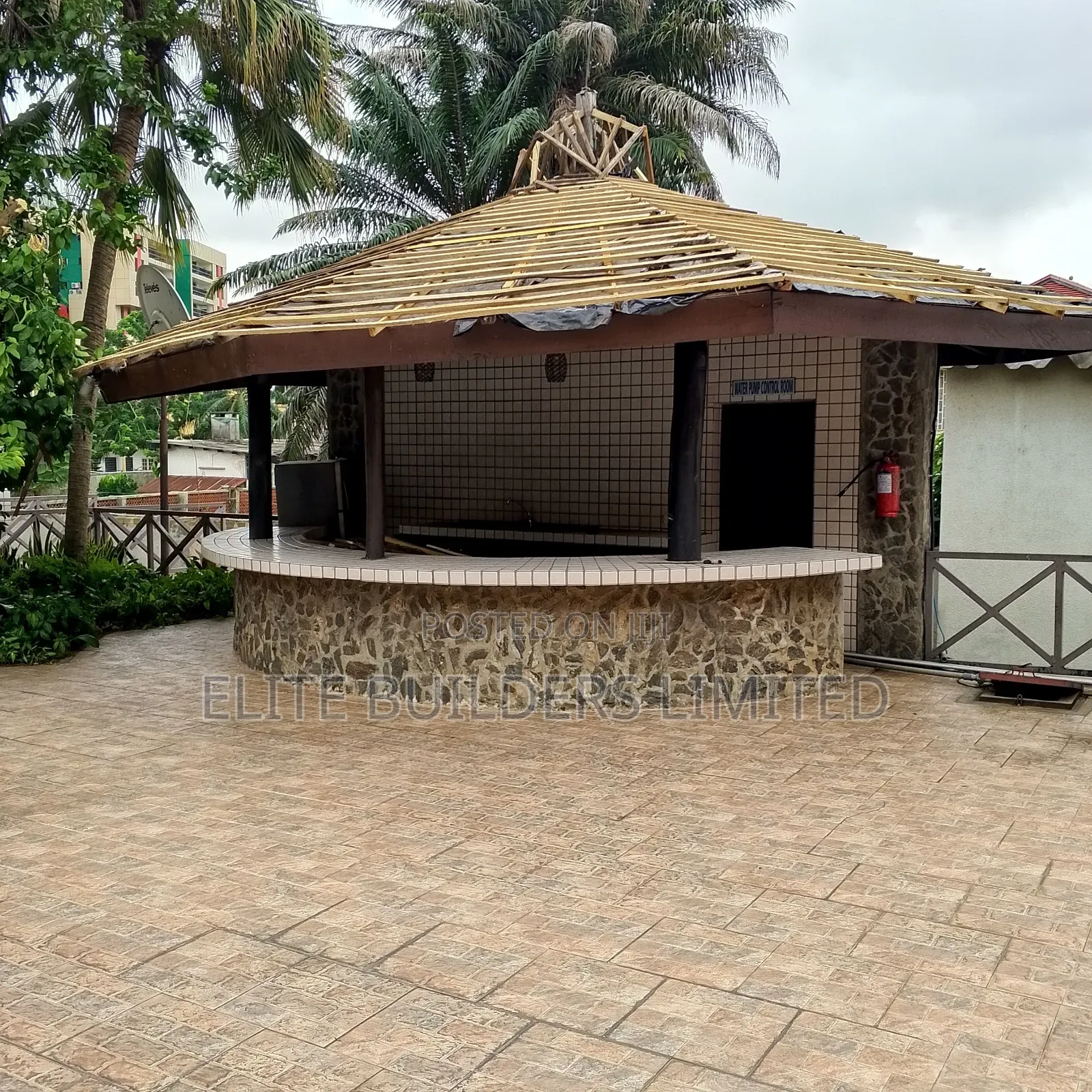Excellent Quality Bush Bar Gazebo Hut With Warranty in Lagos