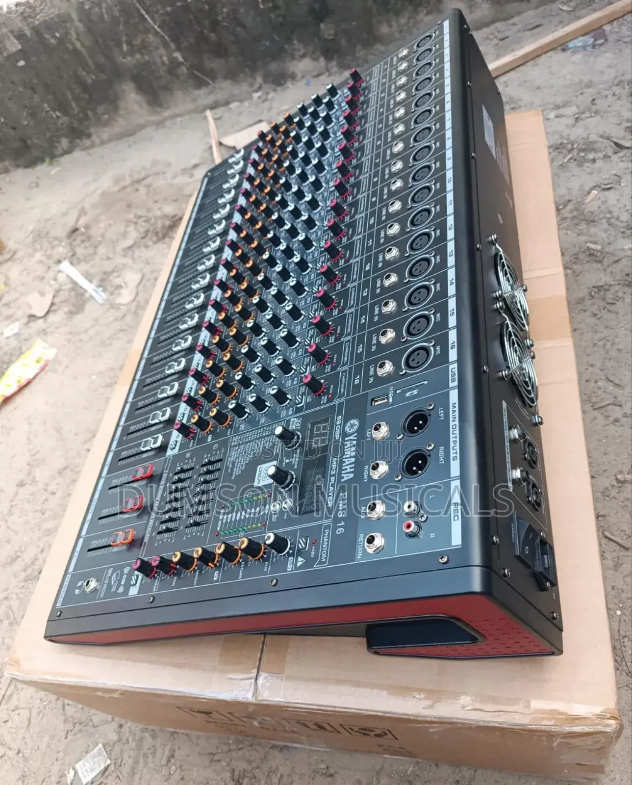 16 Channel Yamaha Powered Mixer Pms16