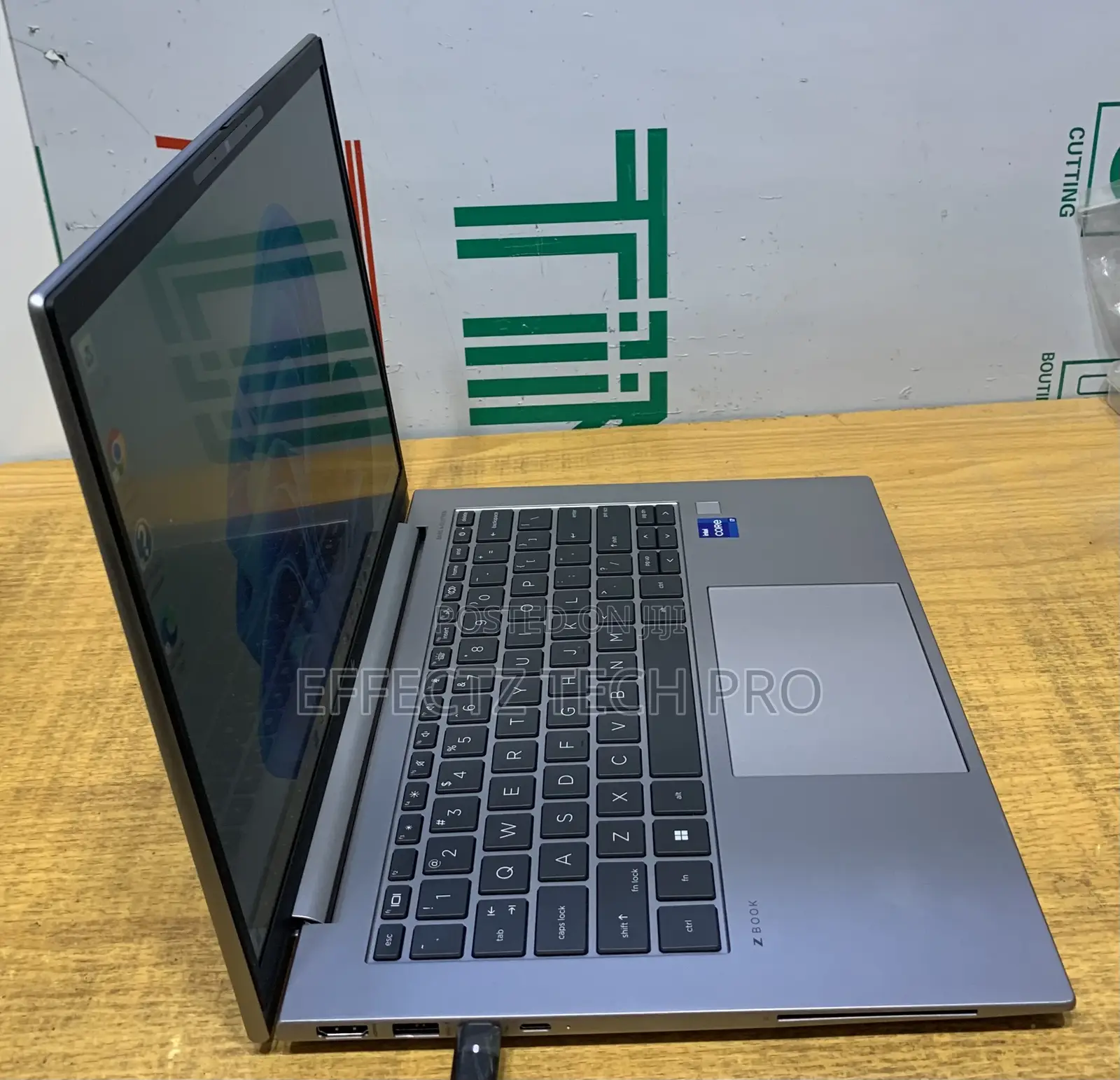 Laptop HP ZBook Firefly G8 16GB Intel Core I7 SSD 512GB