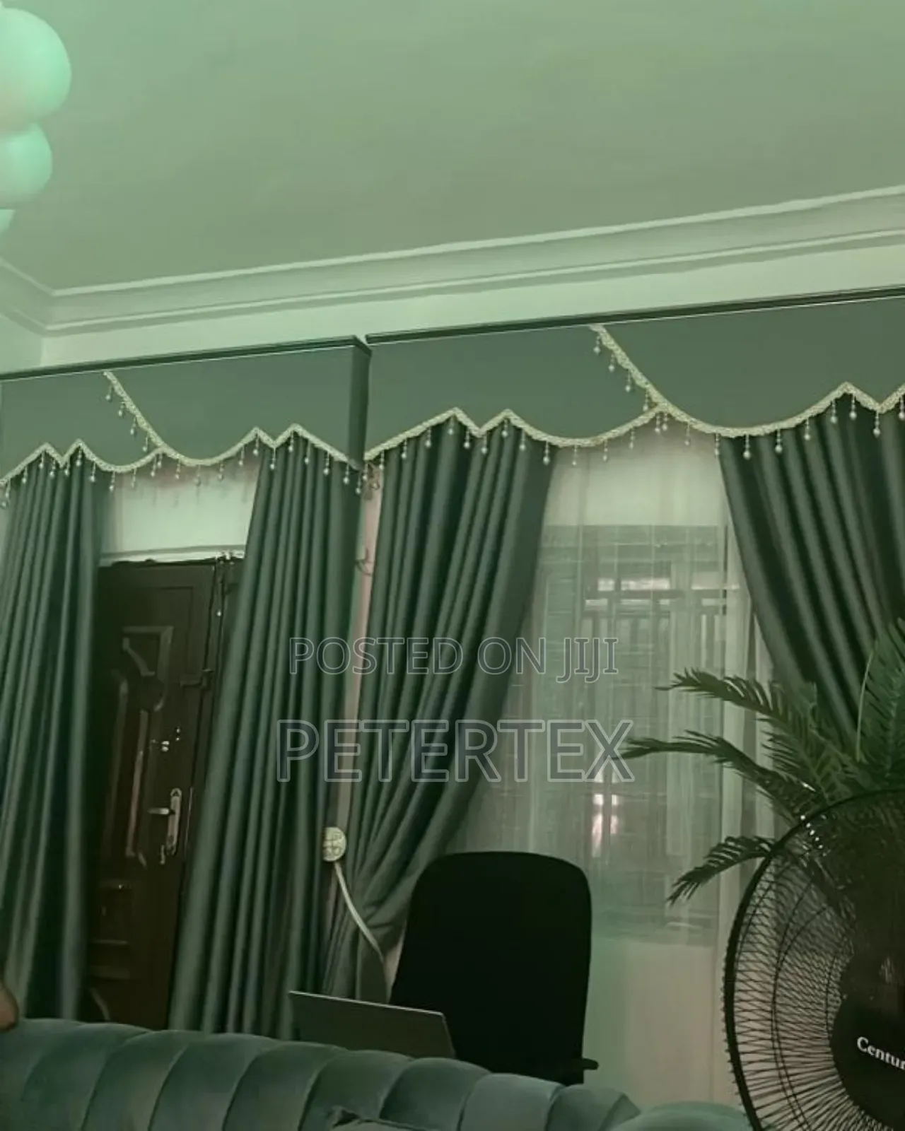 Stock Curtain and Curtain Board