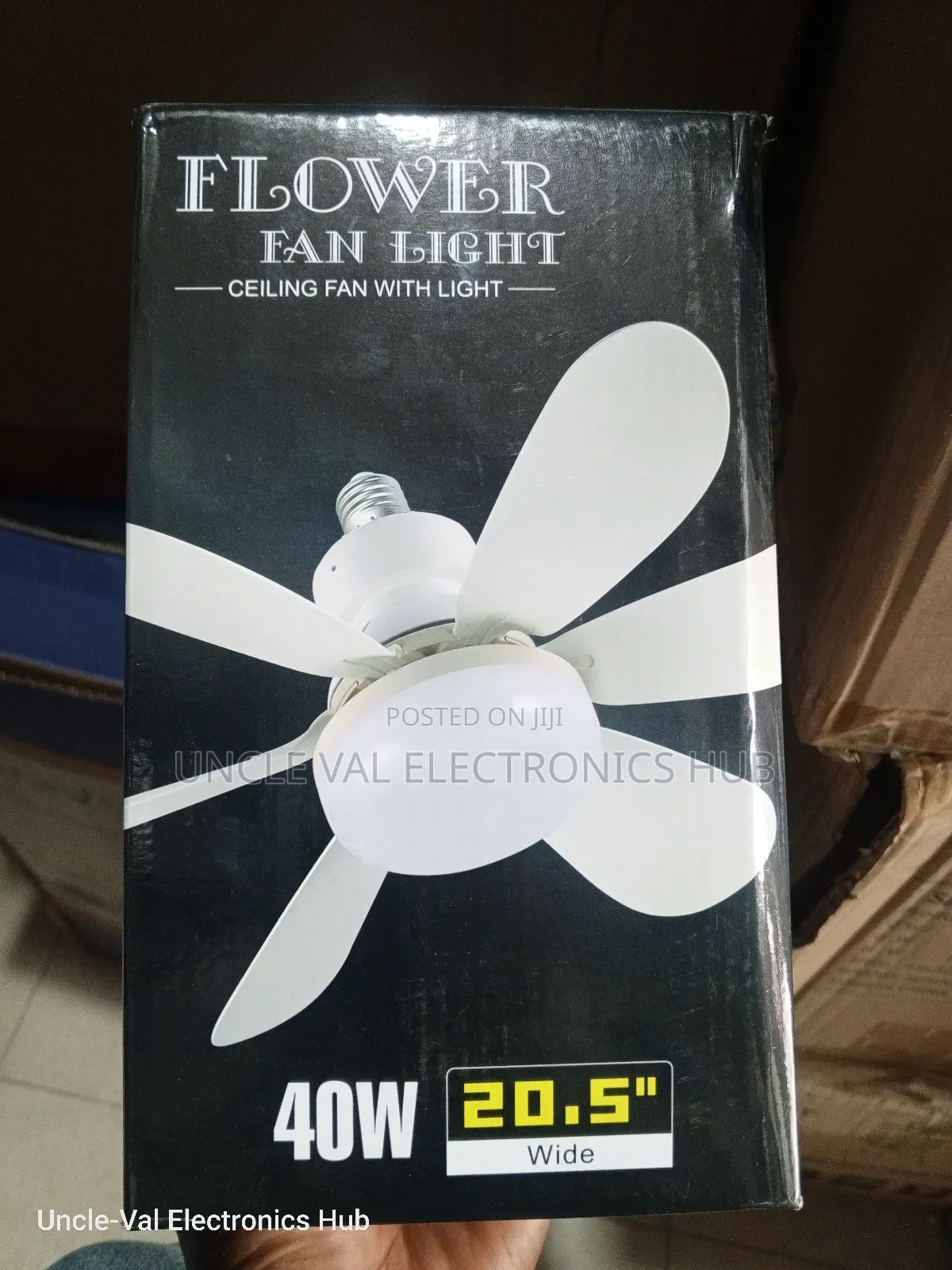 Flower Short-Blade Fan With Light