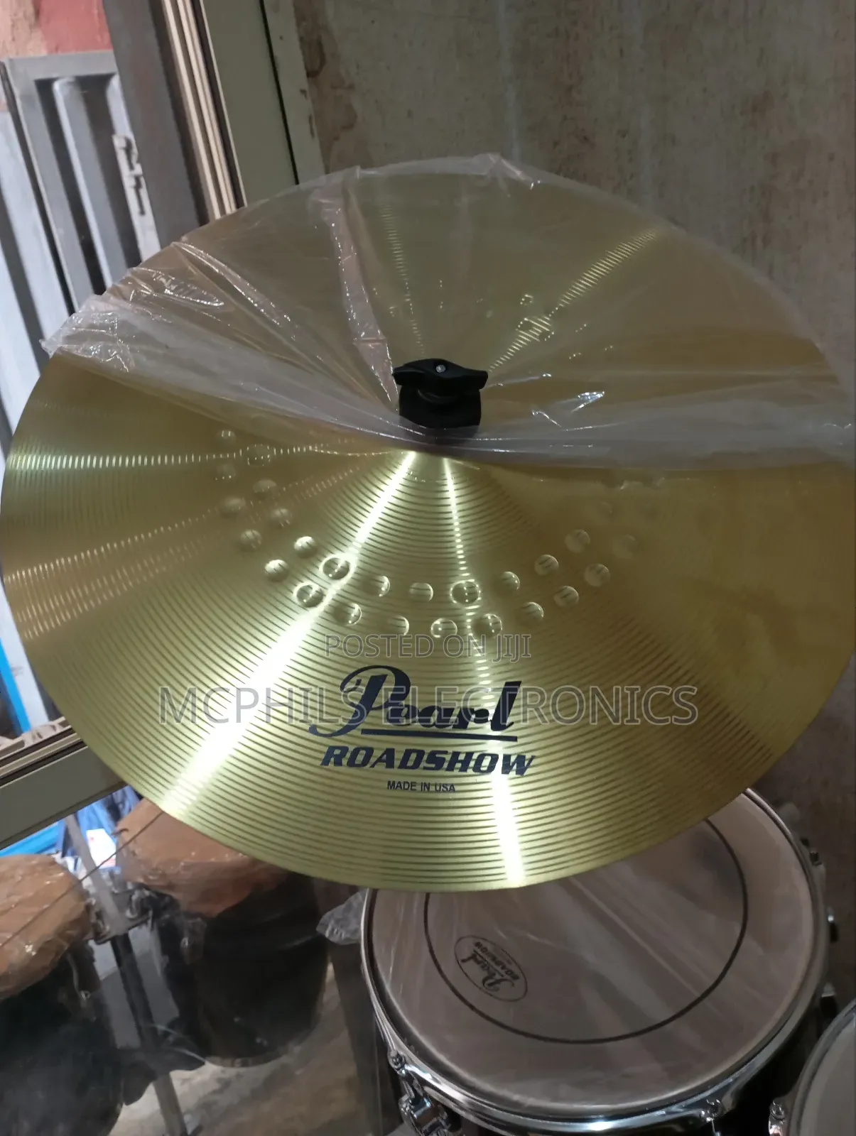 Pearl Roadshow Drum Set