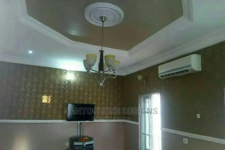 Cornice and Wallpapers