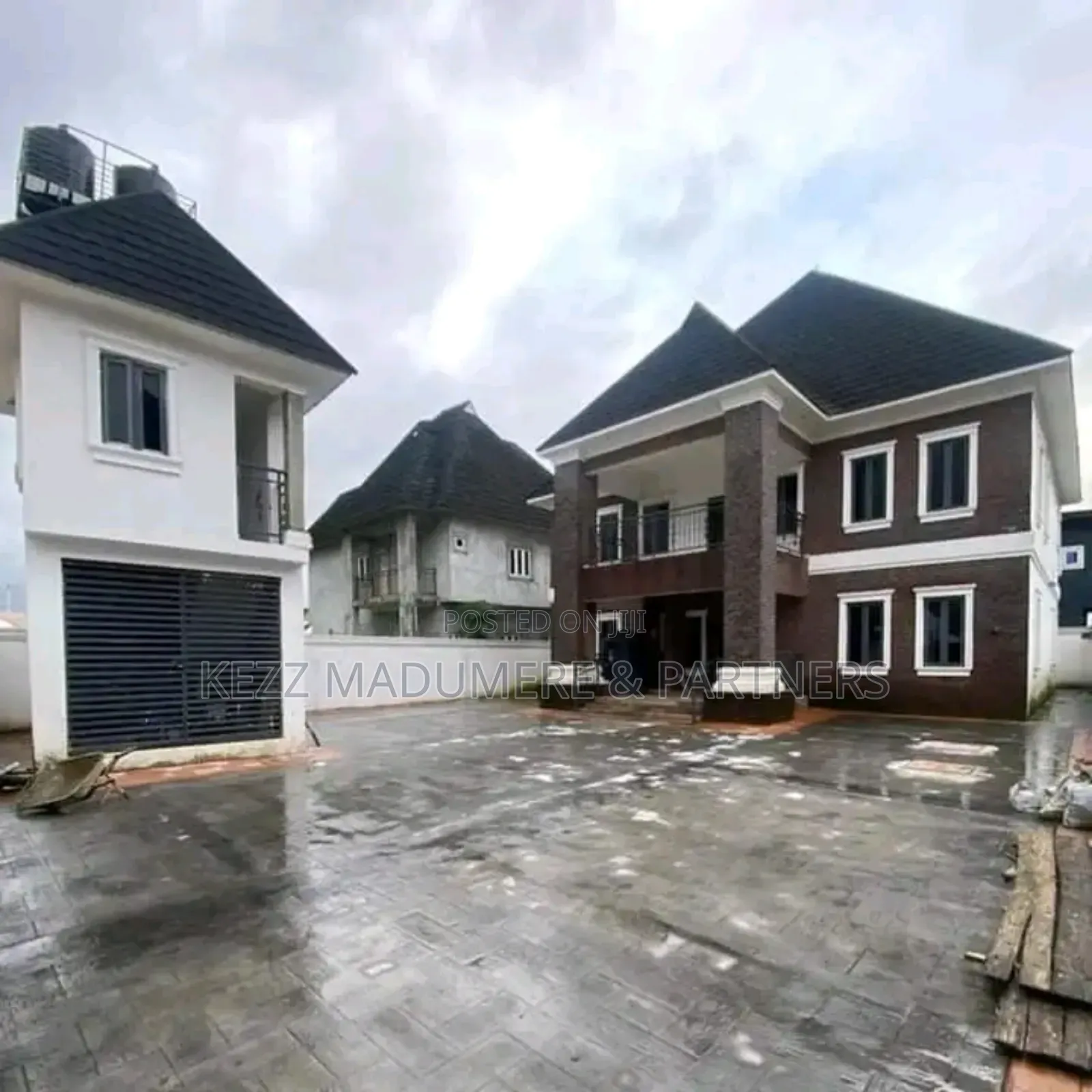 4bdrm Duplex in Off Nta Road , Port for sale