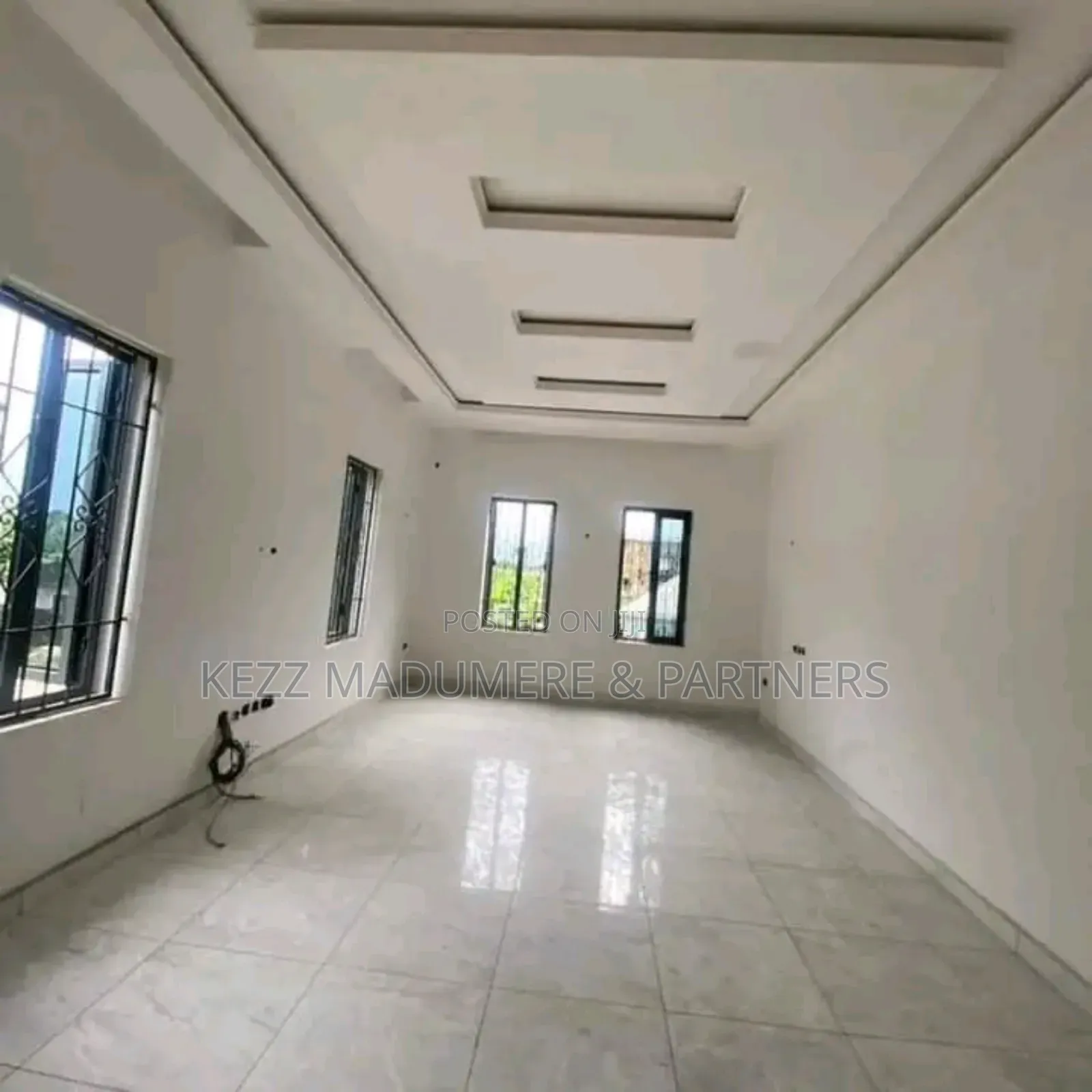 4bdrm Duplex in Off Nta Road , Port for sale
