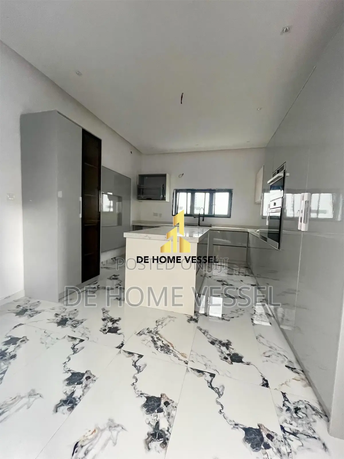 5bdrm Duplex in Lekki for sale