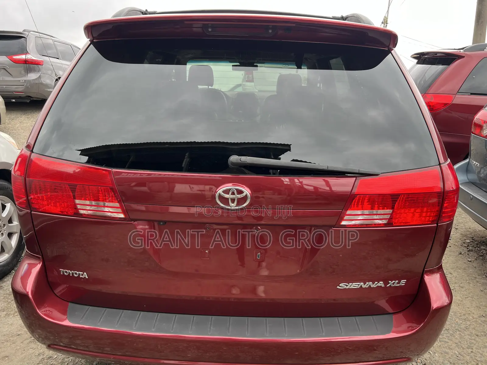 Toyota Sienna XLE 2005 Red