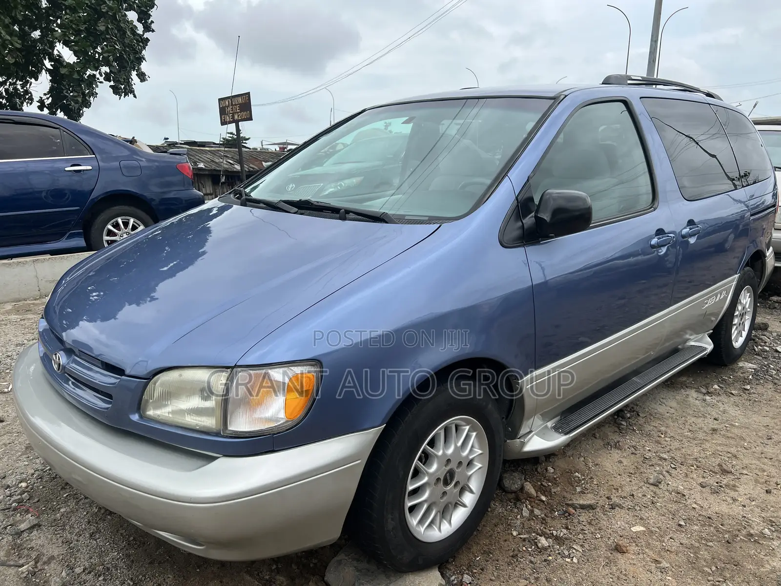 Toyota Sienna LE 4dr 1999 Blue
