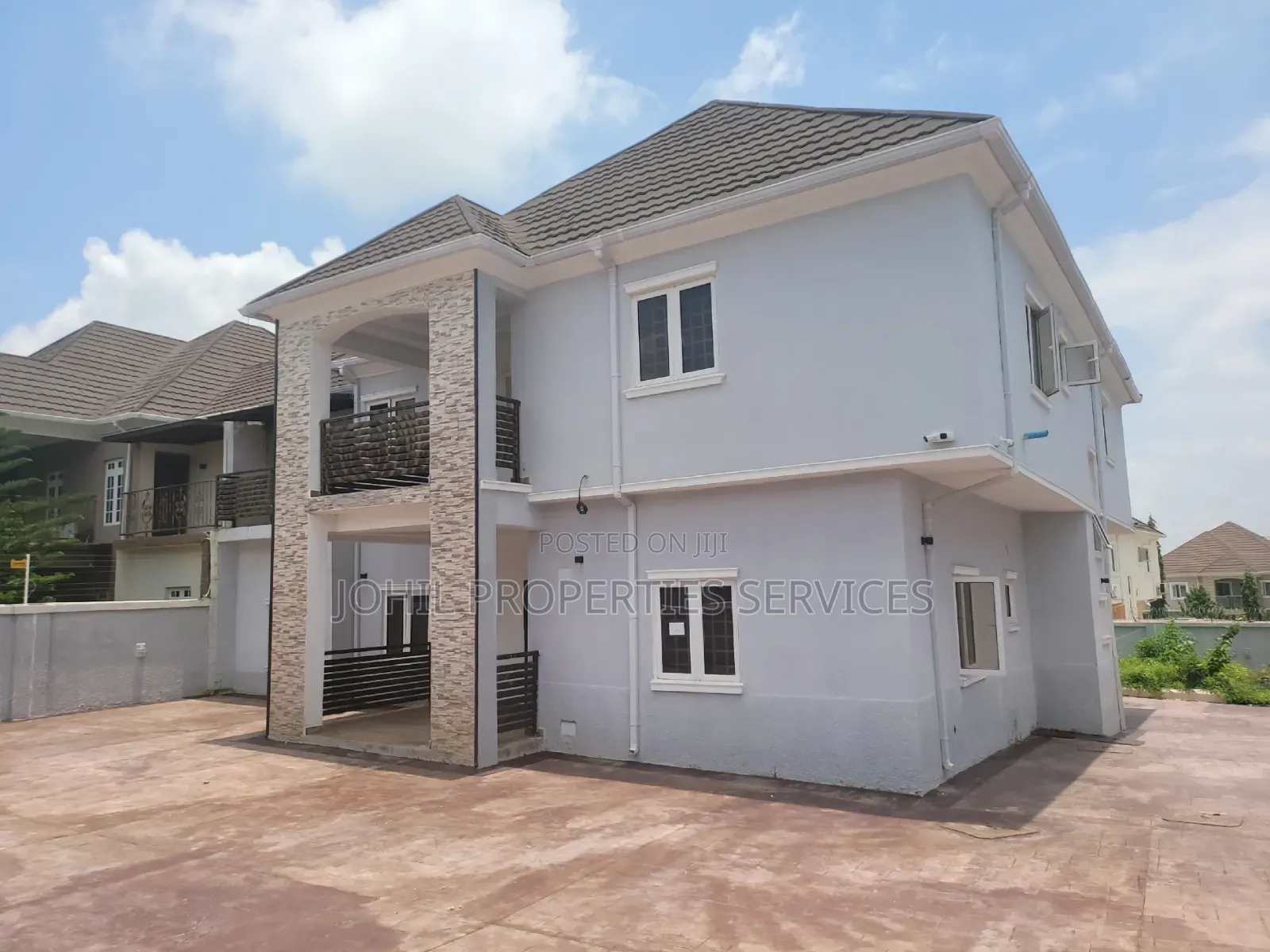 6bdrm Duplex in Naf Valley Estate, Asokoro for sale