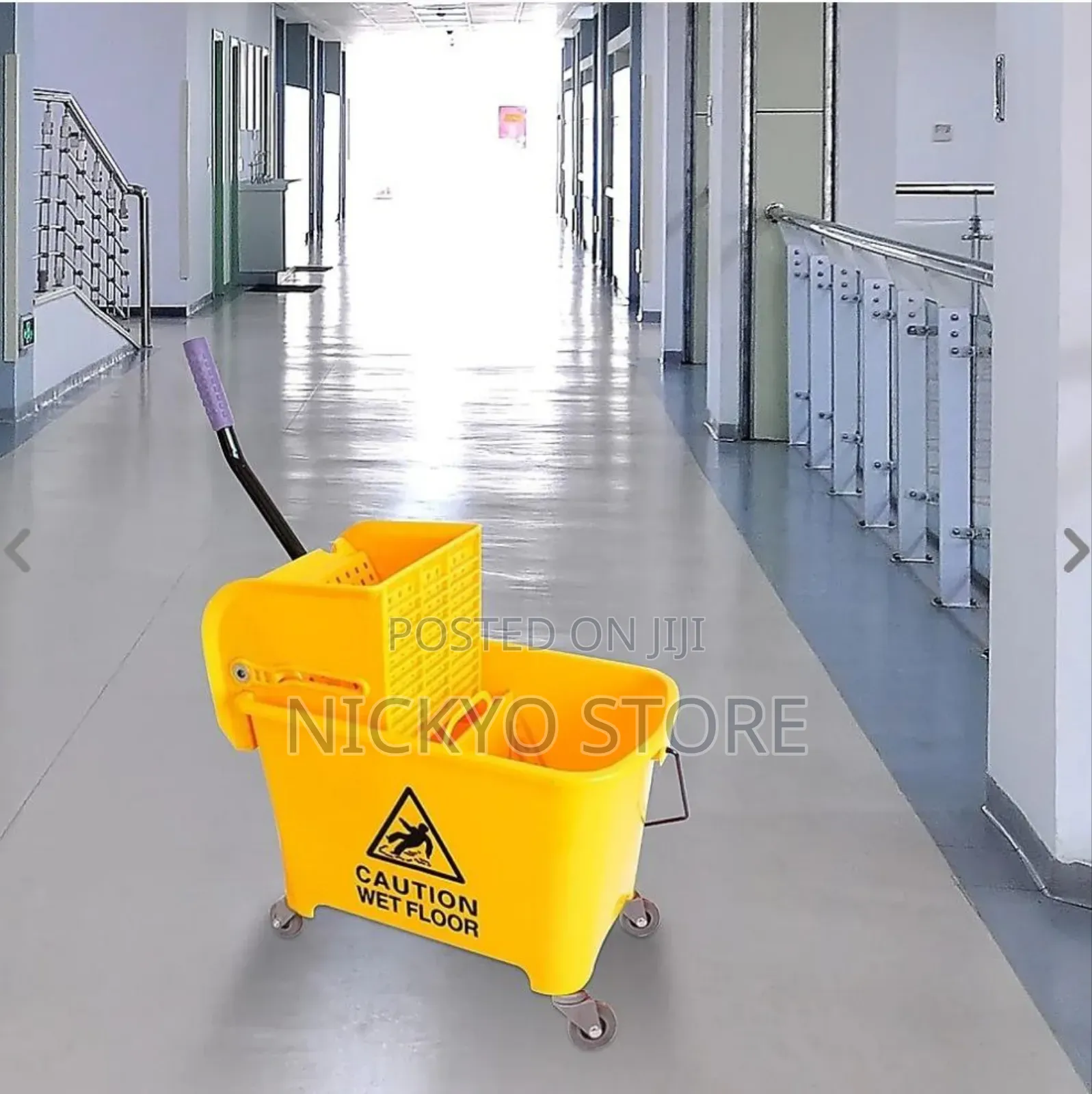 20L Two Chambers Cleaning Mop Bucket With 4 Wheels Wringer