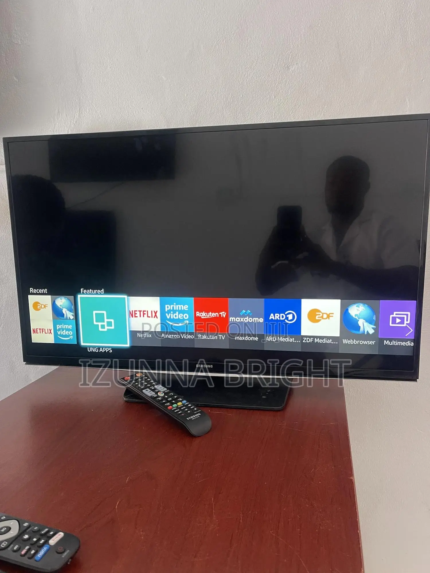 32inch Samsung Smart Wireless Display With Bluetooth