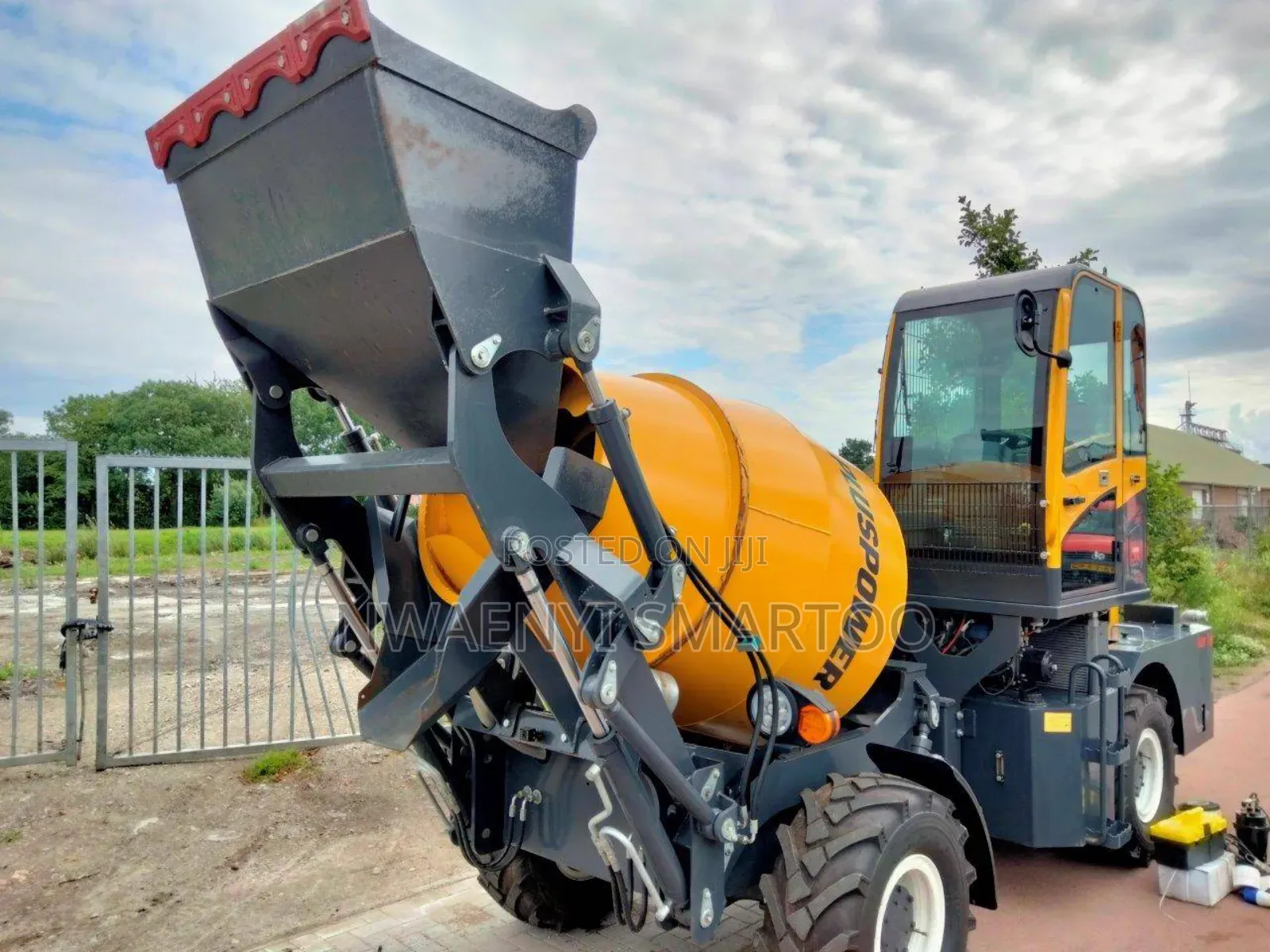 1cubic Mobile Concrete Self Loading Machine With Mixer