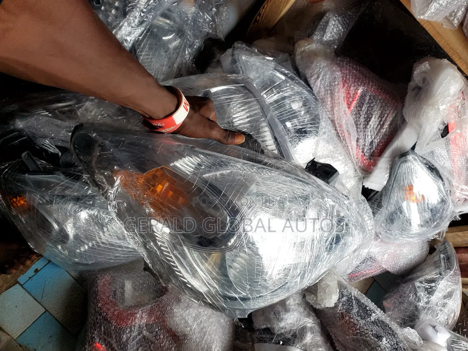 Head Lamp Toyota Avanza 2007 2010