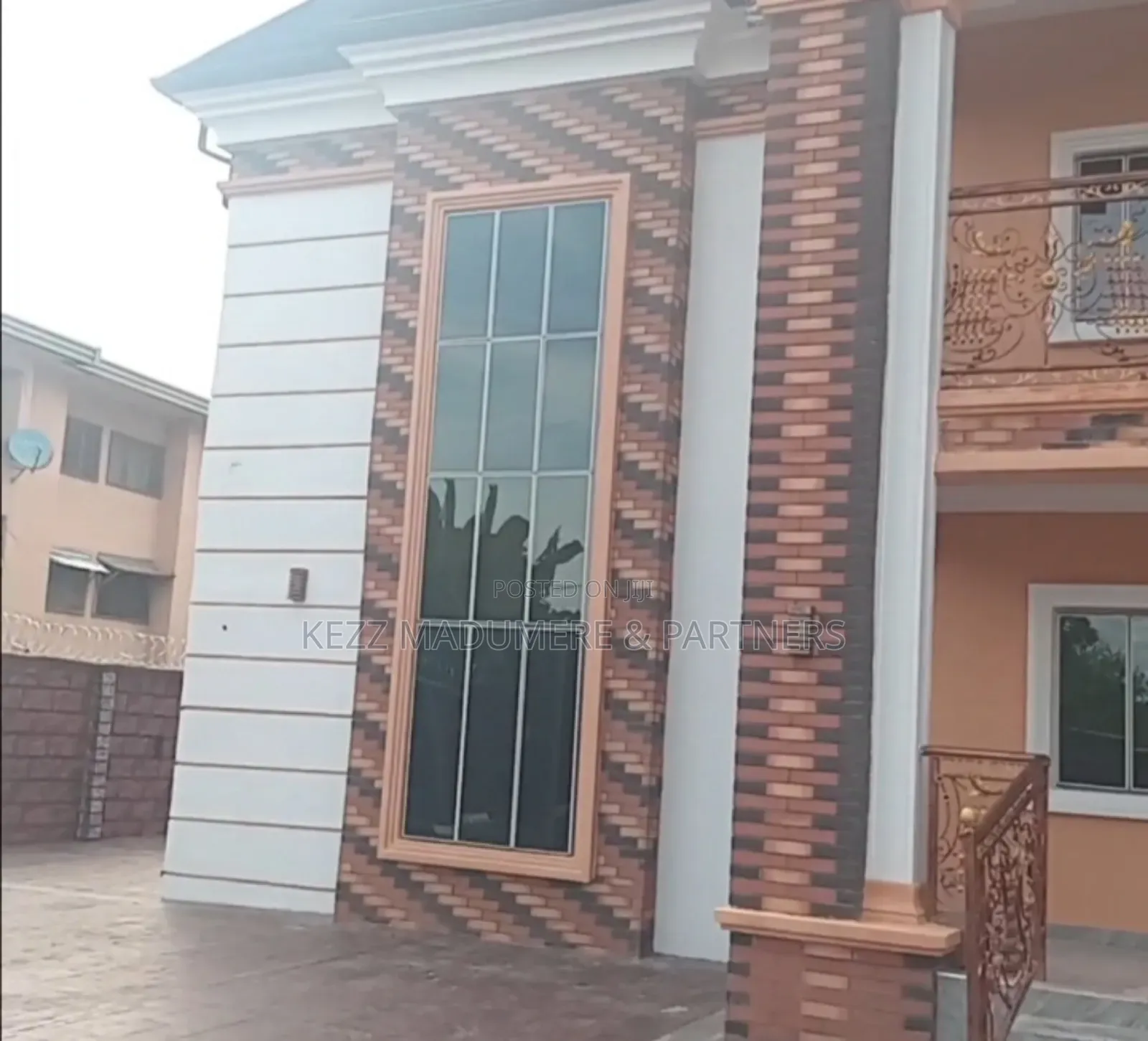 9bdrm Duplex in Ikenegbu Extension , for sale