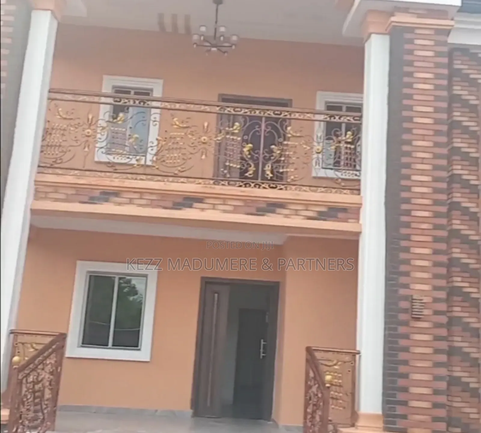 9bdrm Duplex in Ikenegbu Extension , for sale