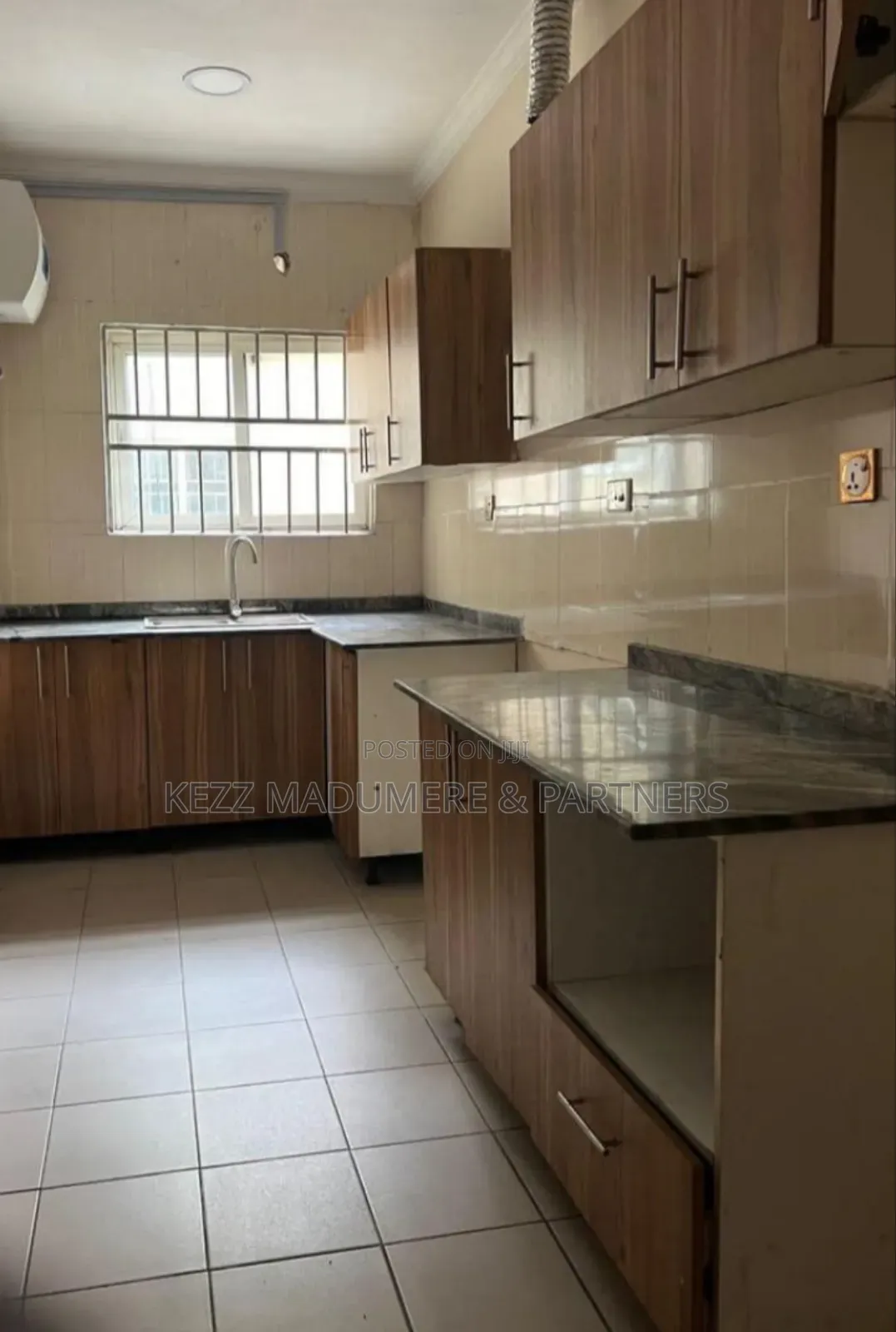 3bdrm Apartment in Golf Estate , Off Dr for sale